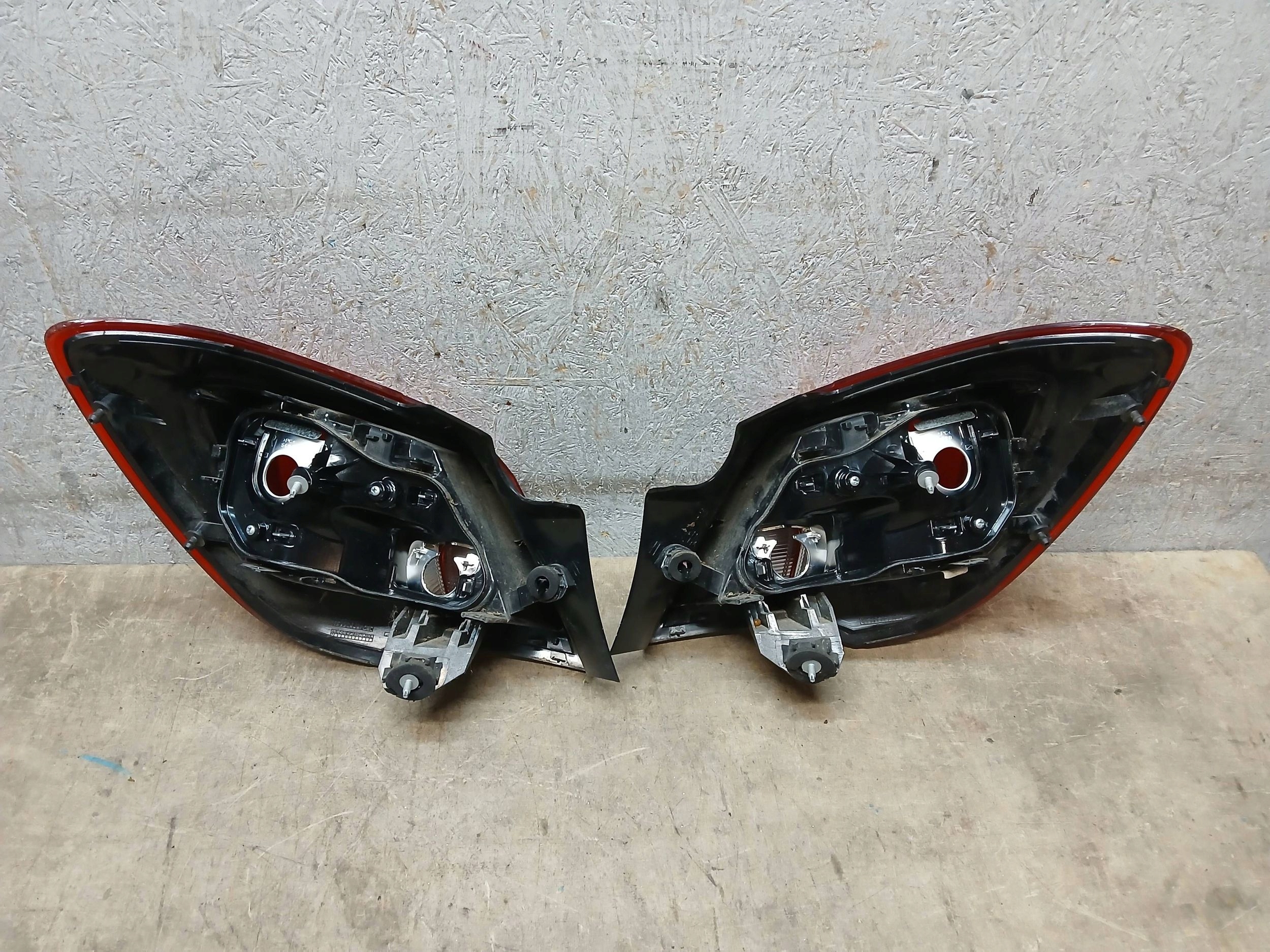 light rear part right left OPEL CORSA E 3D 39068625 39068626