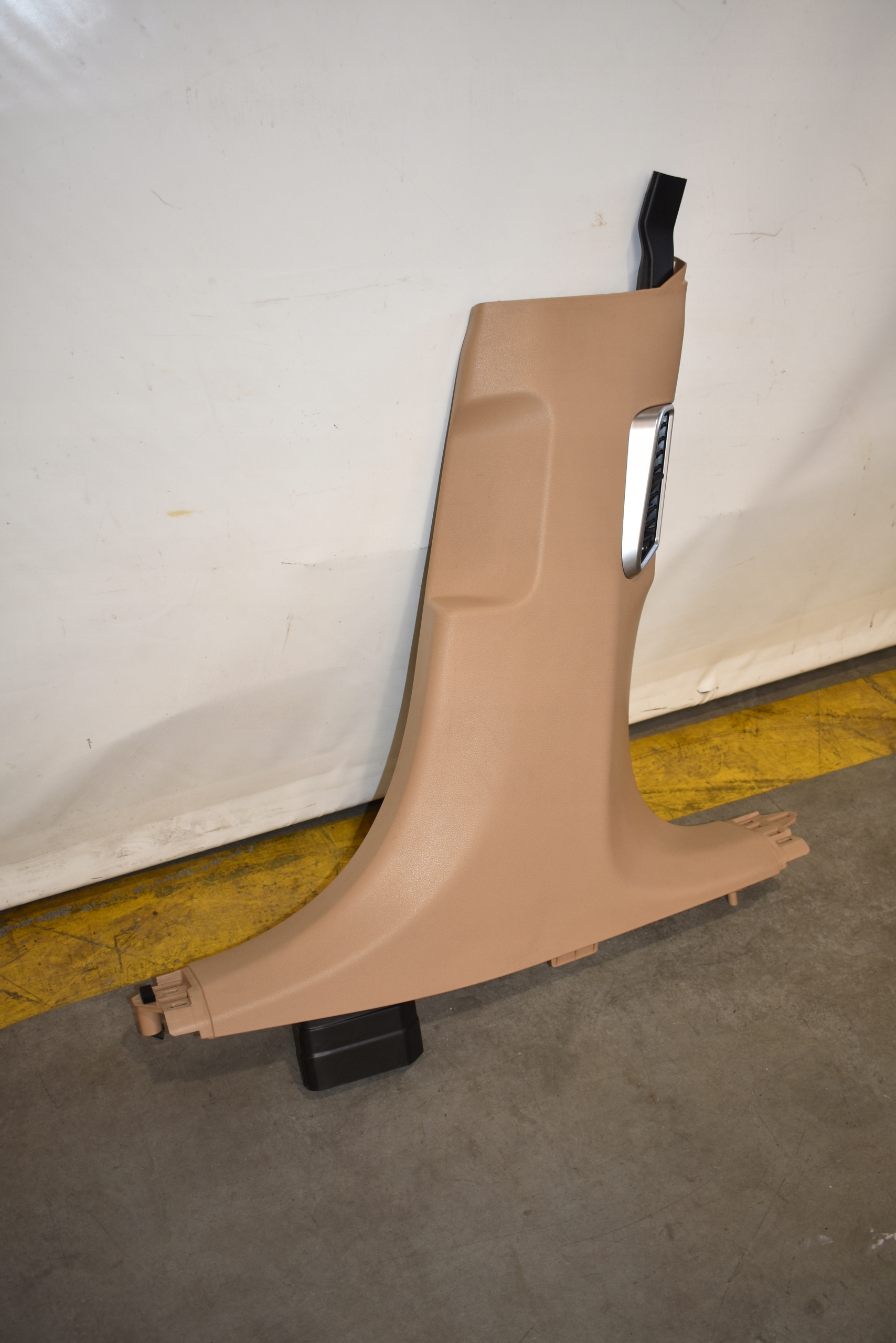 perfect condition cover pillar B right PORSCHE PANAMERA 971 1