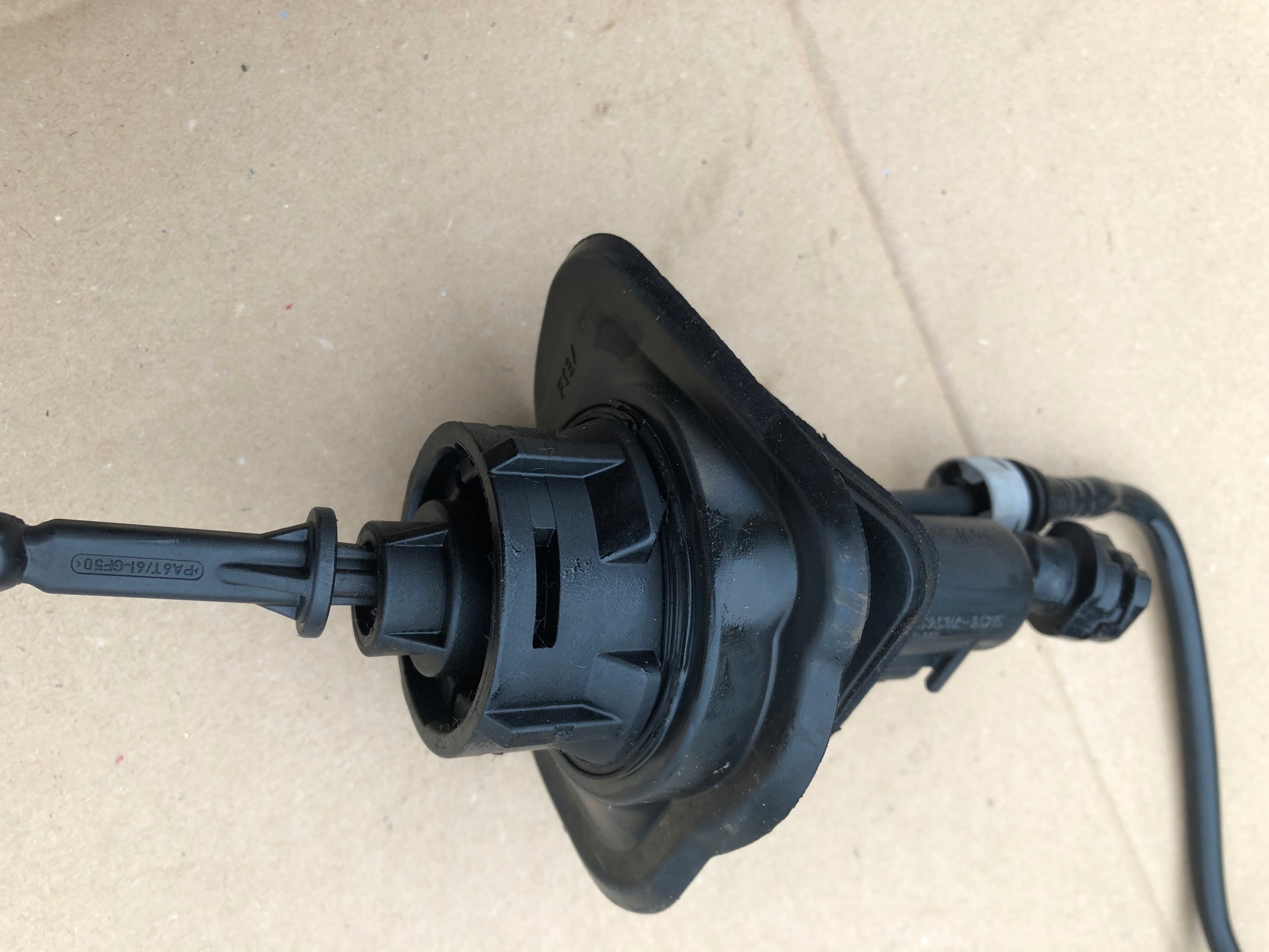 WYSPRZĘGLIK POMPKA SPRZĘGŁA VOLVO C30 S40 V50 1.6 Numer katalogowy części WYSPRZĘGLIK POMPKA SPRZĘGŁA VOLVO C30 S40 V50 1.6 WĄŻ WĘŻYK