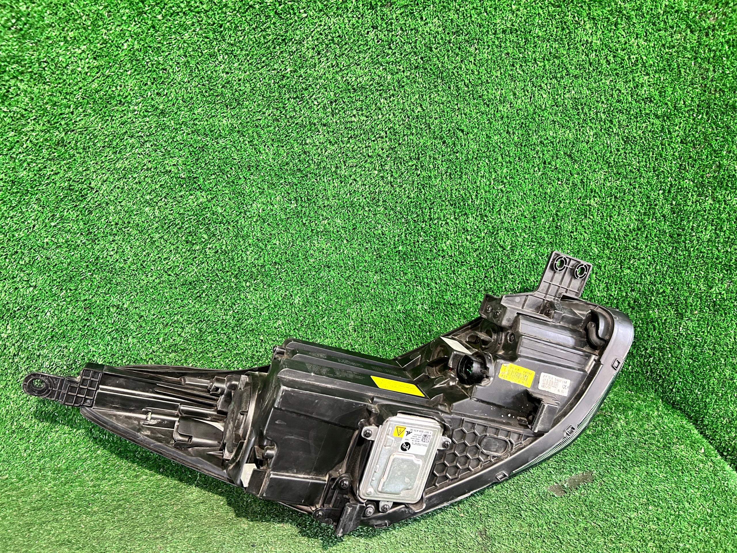 REFLEKTOR left KIA SPORTAGE III XENON LED