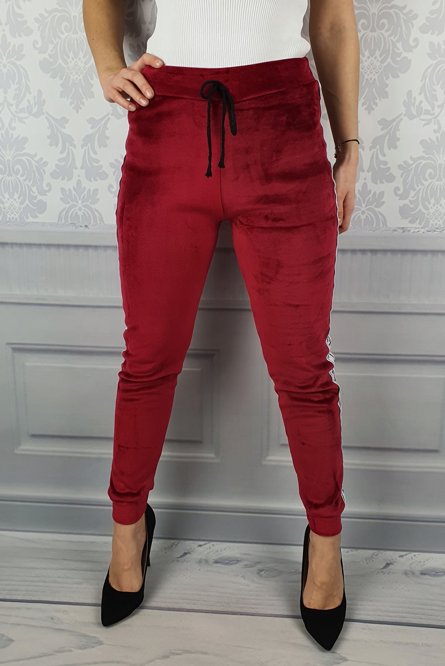 OCIEPLANE - SPODNIE - DRESOWE - DAMSKIE - WELUR 2 Stan (wysokość w pasie) średni