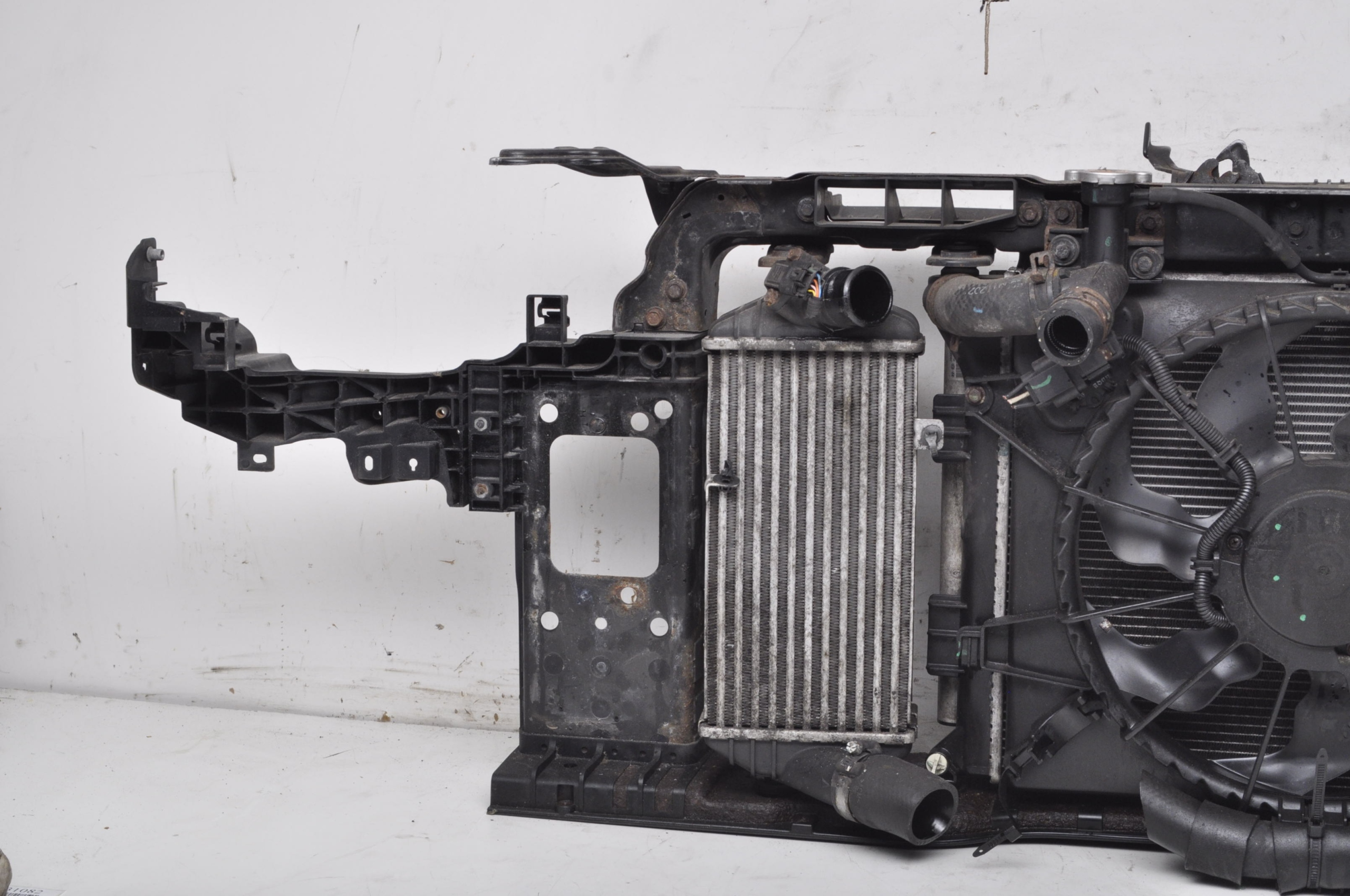 HYUNDAI I30 II 1.6 CRDI PAS PRZEDNI KOMPLET Typ samochodu Samochody osobowe