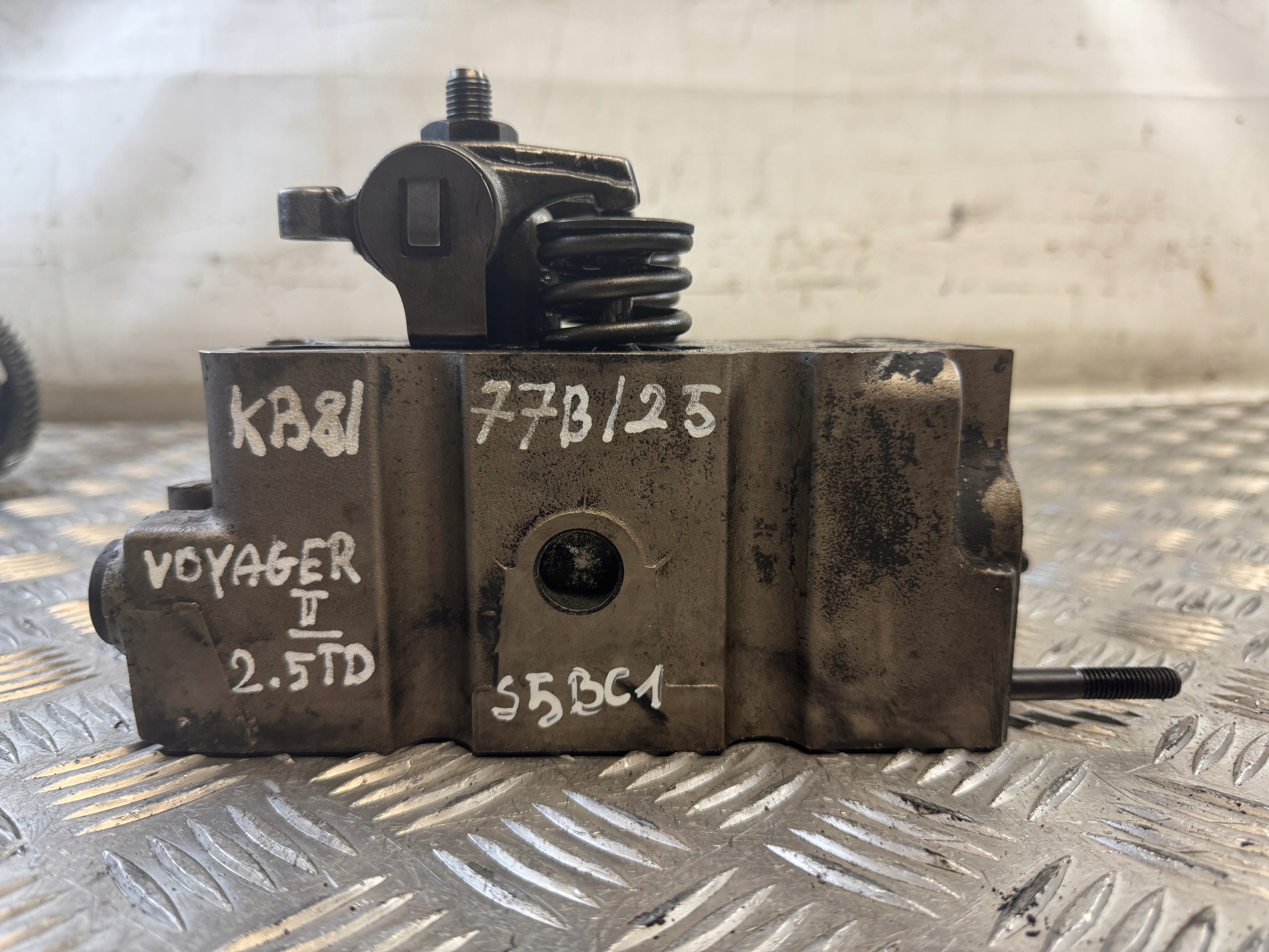 head. 90352024F VOYAGER II 2,5 TDI 92R