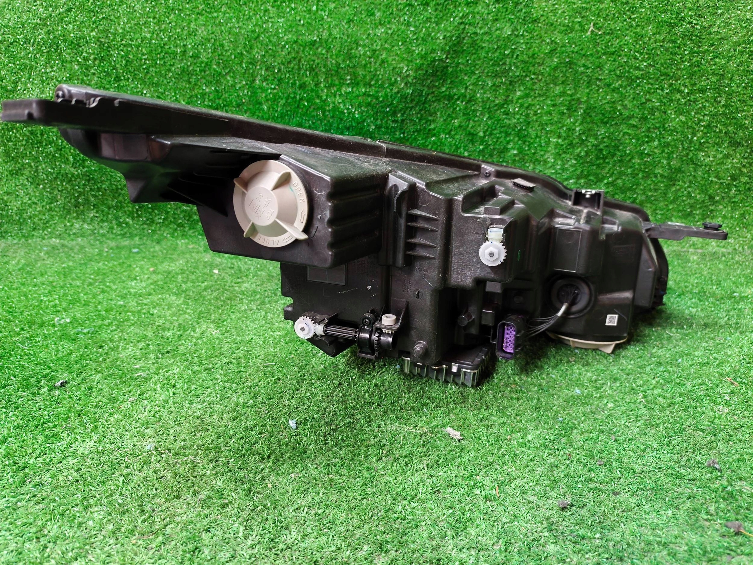 REFLEKTOR left front MG HS II 24- FULL LED NR.1294