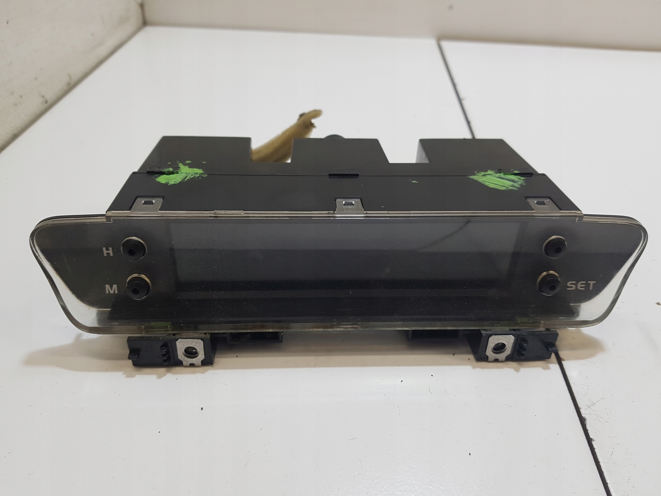 WYŚWIETLACZ MITSUBISHI COLT MR587777