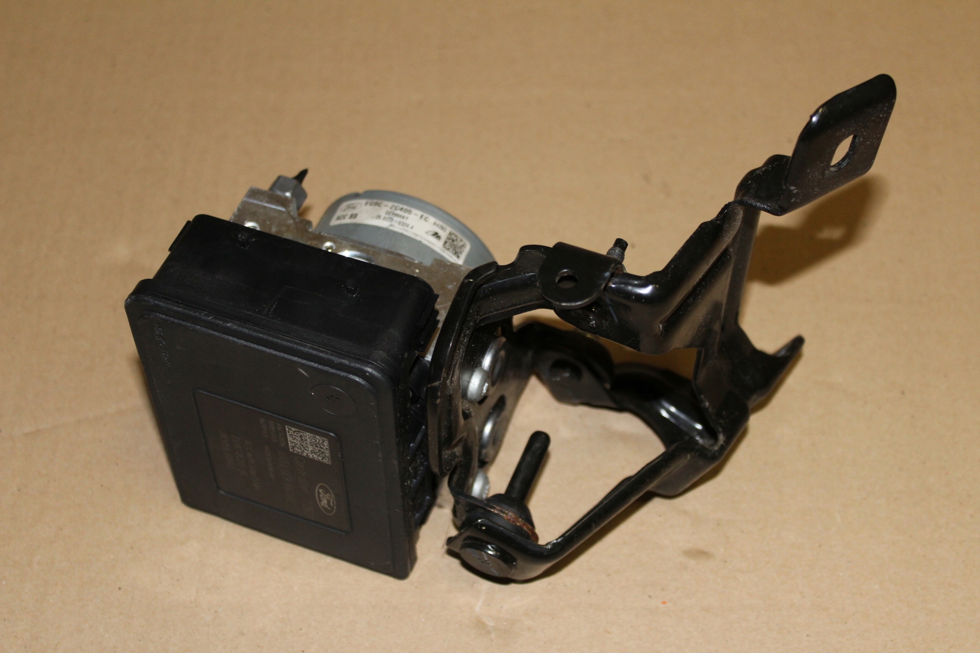 FORD MONDEO MK5 POMPA ABS EG9C-2C405-EC Typ samochodu Samochody osobowe