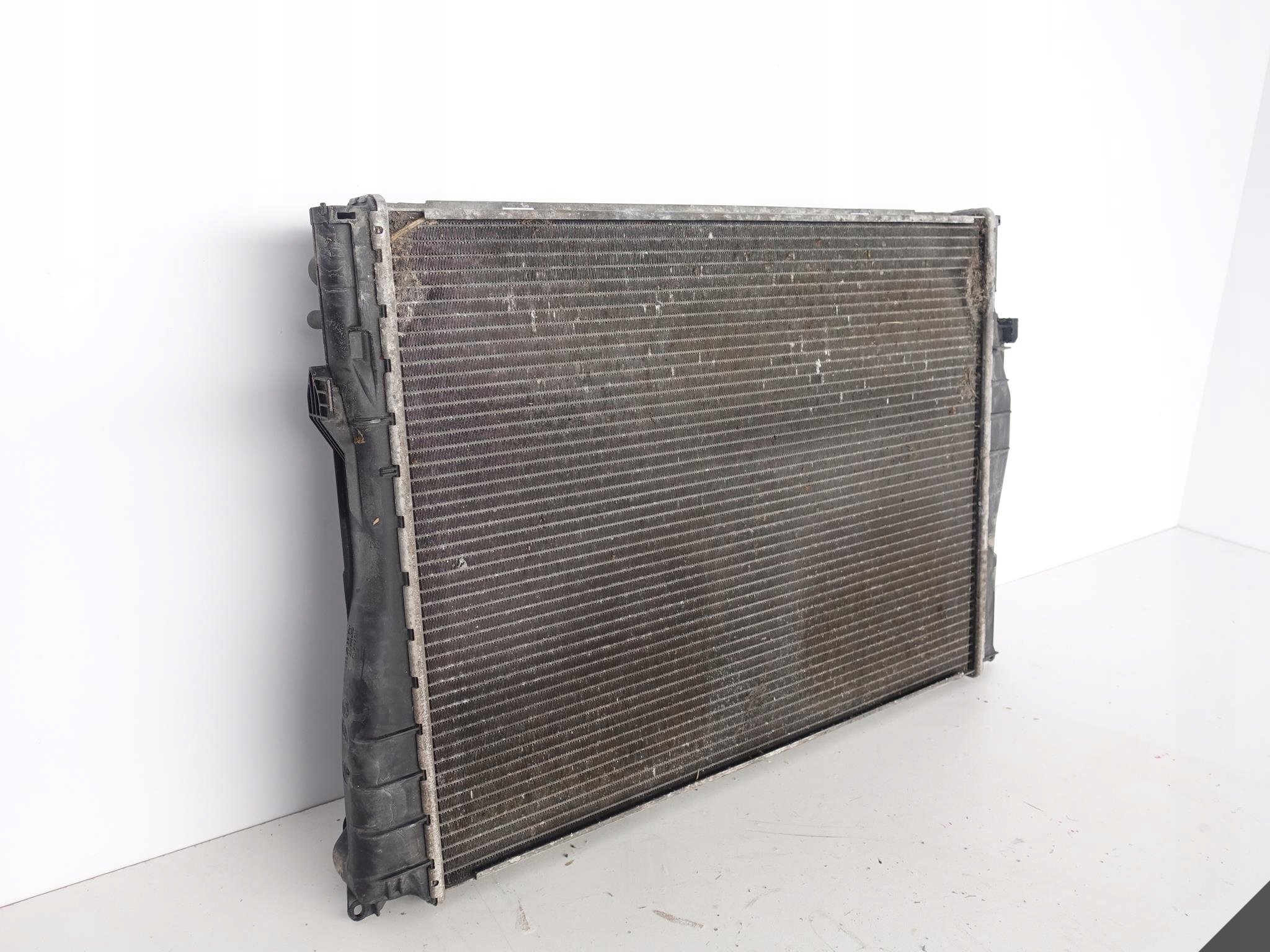 BMW E81 E82 E84 E87 E88 E89 E90 E91 E92 E93 Kühler Wasserkühler 7542199