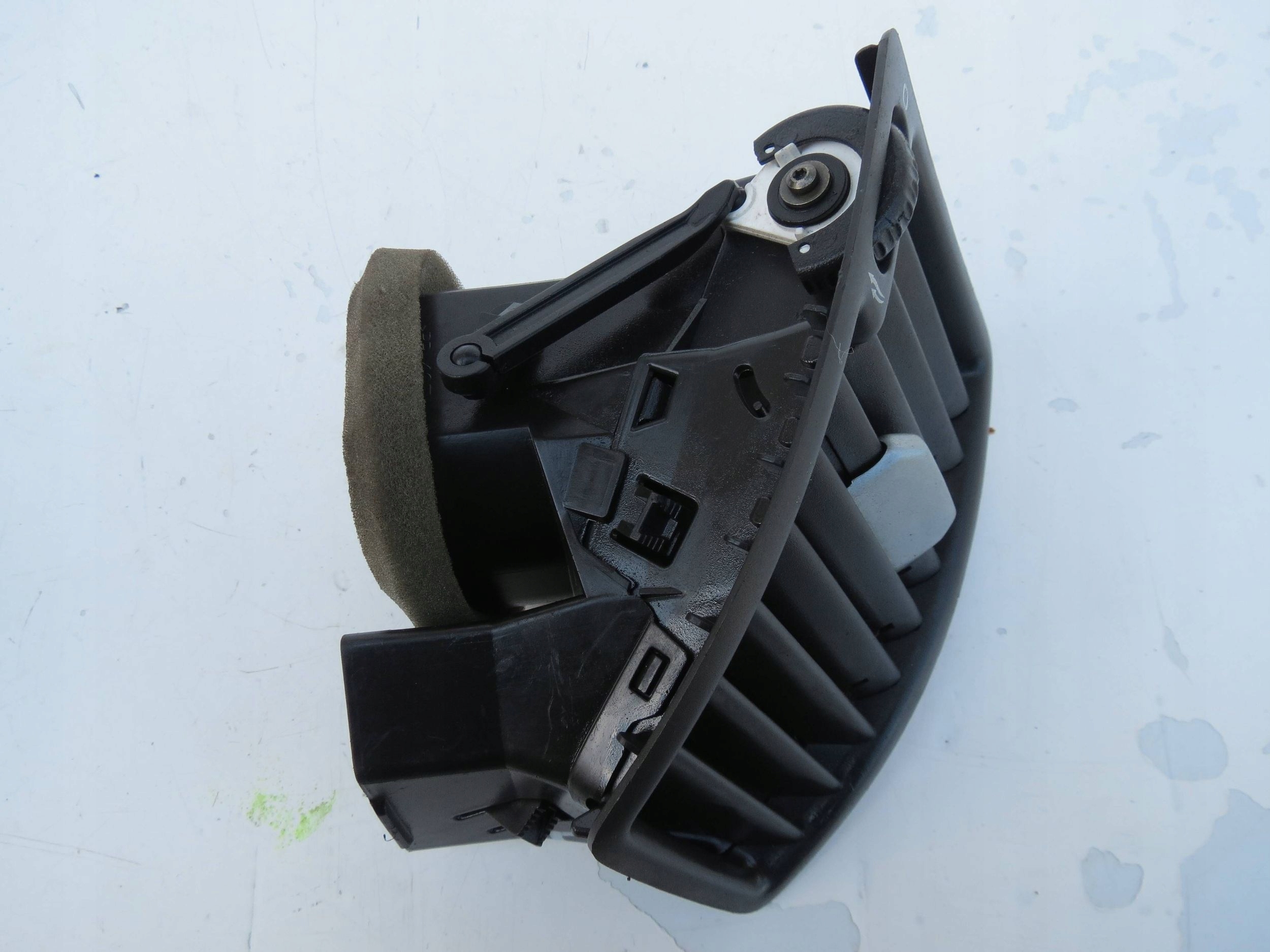 BOCZNKA grid air conditioning devices left VOLVO XC90 D5 2.4 3409398