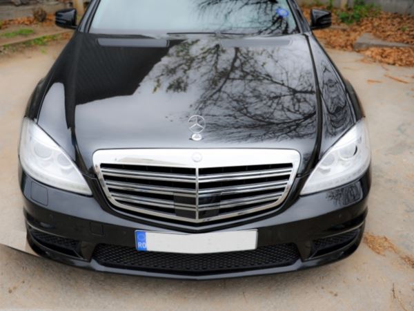 GRILL PRZEDNI MERCDES W221 AMG 09 LOOK Manufacturer m m