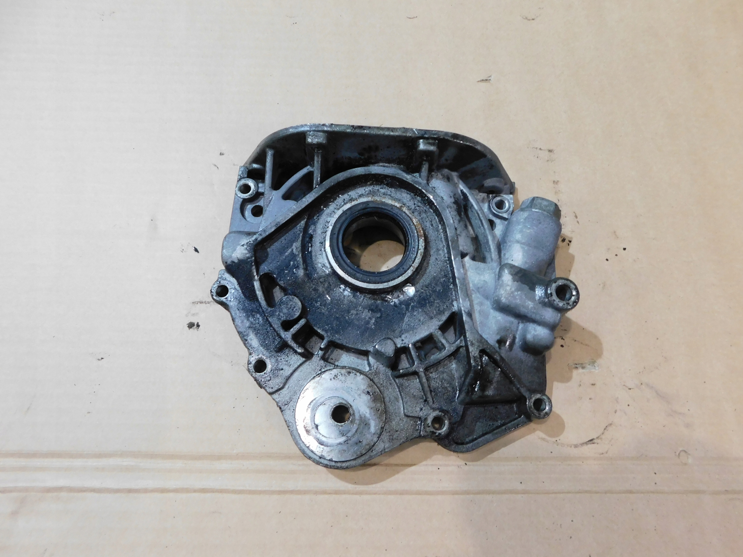 Volkswagen CRAFTER 2.5TDI Pompa olio 06-12r