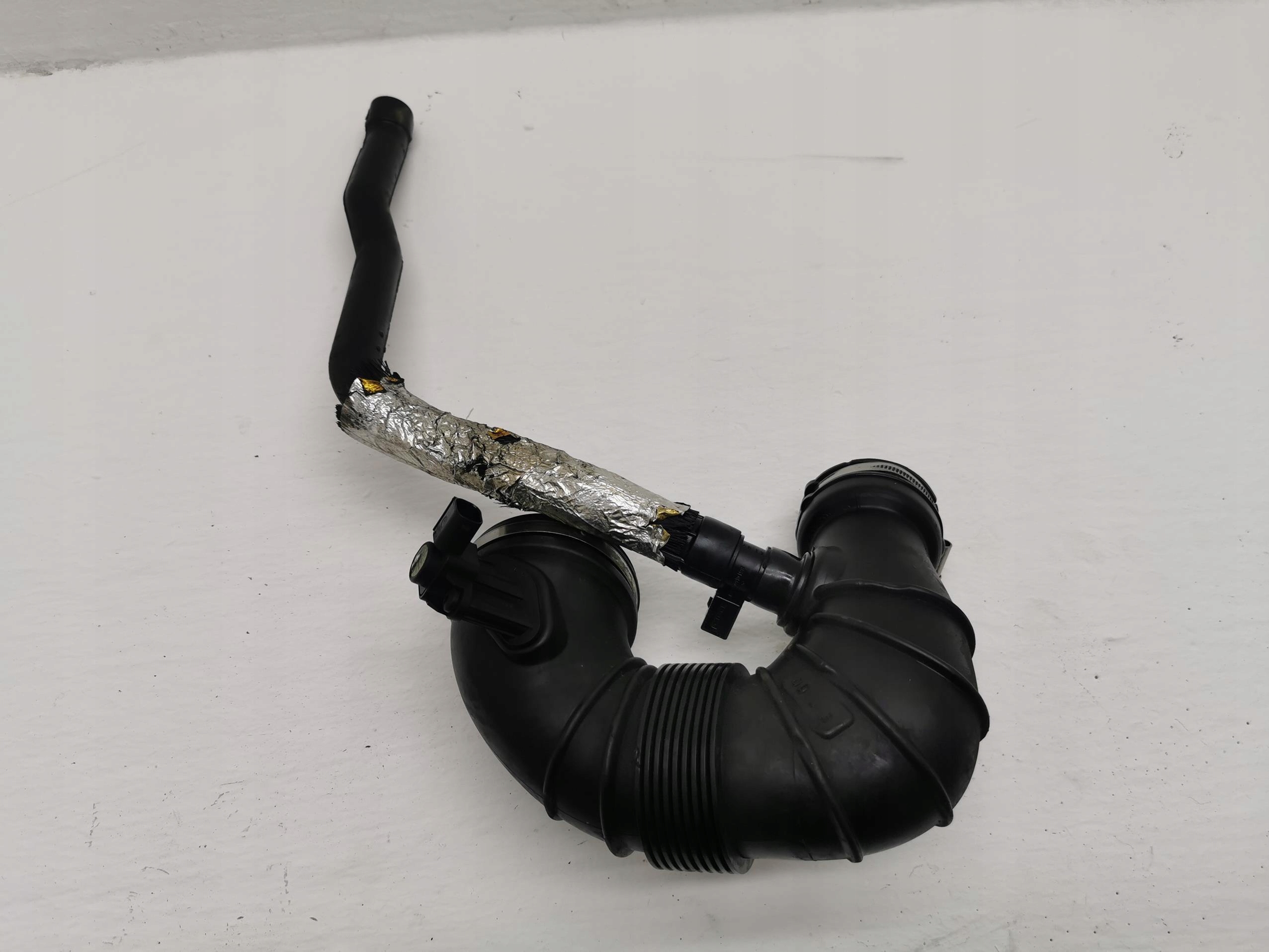 pipe air MERCEDES C-KLASA W204 A6510900337