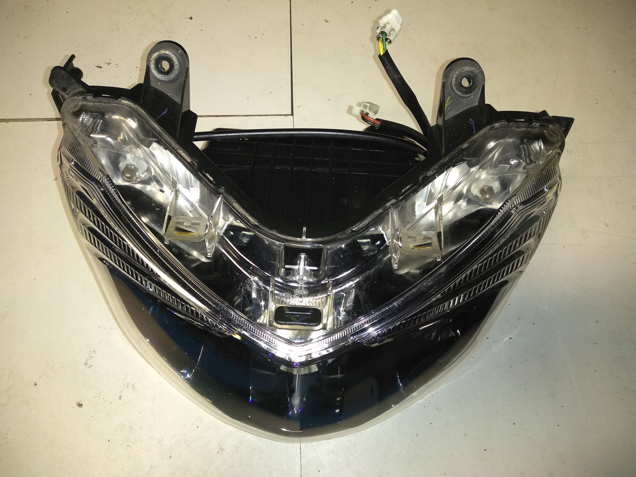 Yamaha Nmax N max 125 Abs 17r predná lampa originál