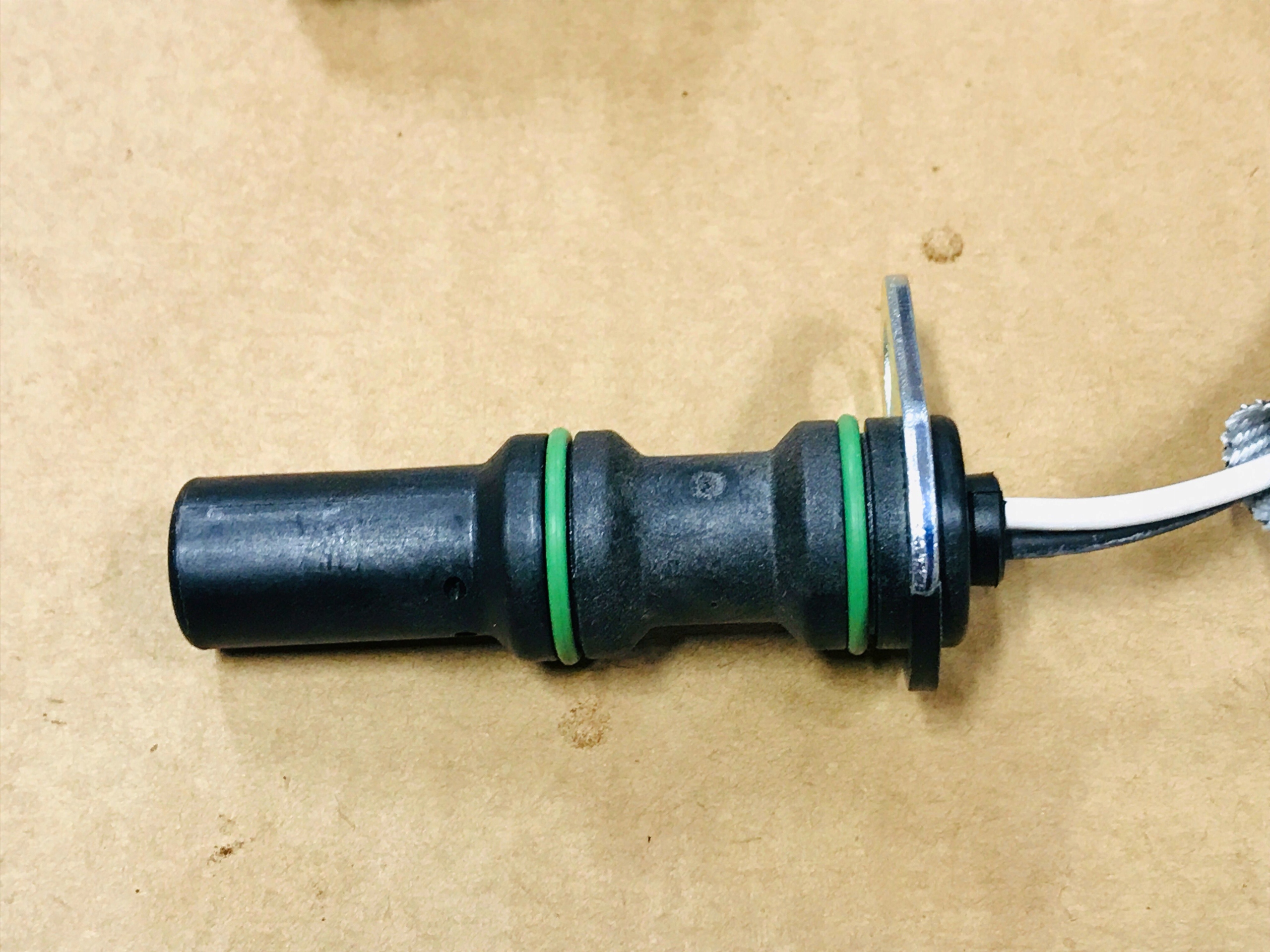 CZUJNIK PRĘDKOŚCI OBROTÓW JOHN DEERE 5AP837069150 Producent części John Deere