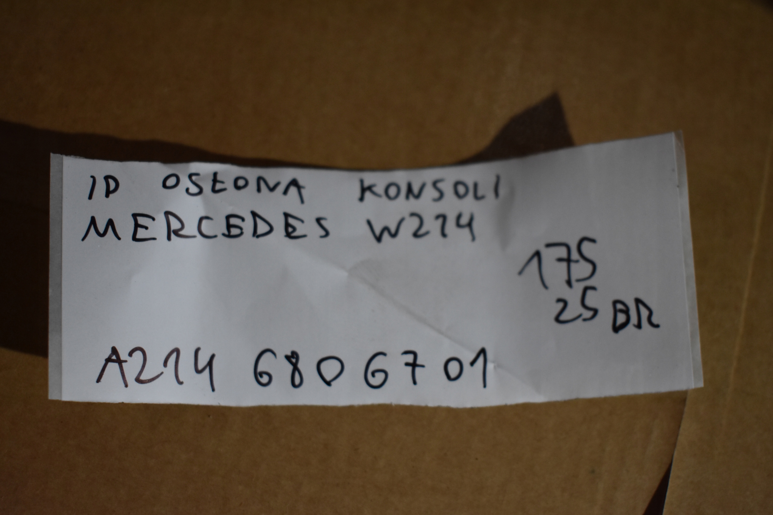 IDEALNA fedél táblák MERCEDES W214 1