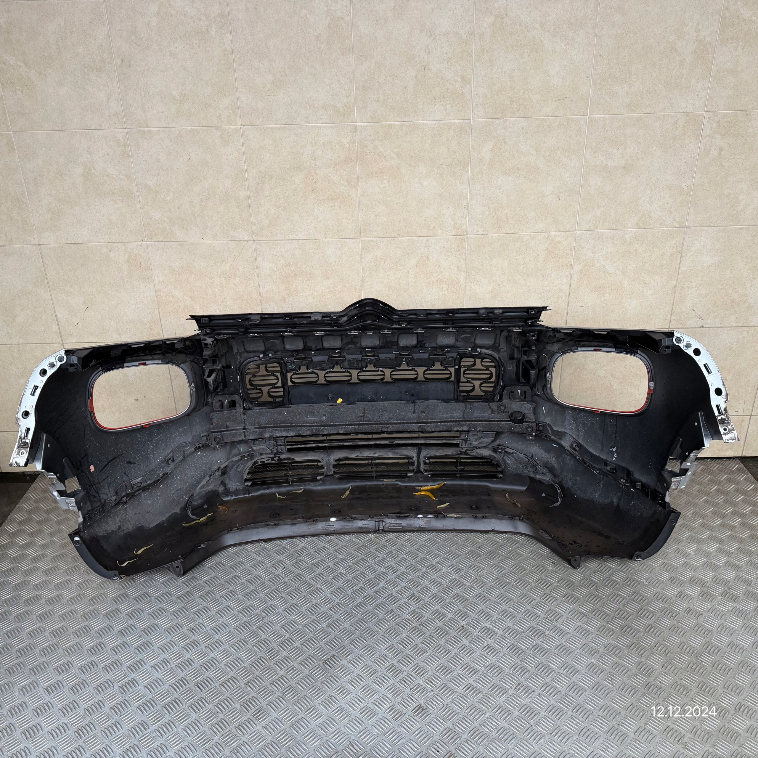 ZDERZAK PRZEDNI KOMPLETNY CITROEN C3 AIRCROSS 2018 ROK Strona zabudowy przód