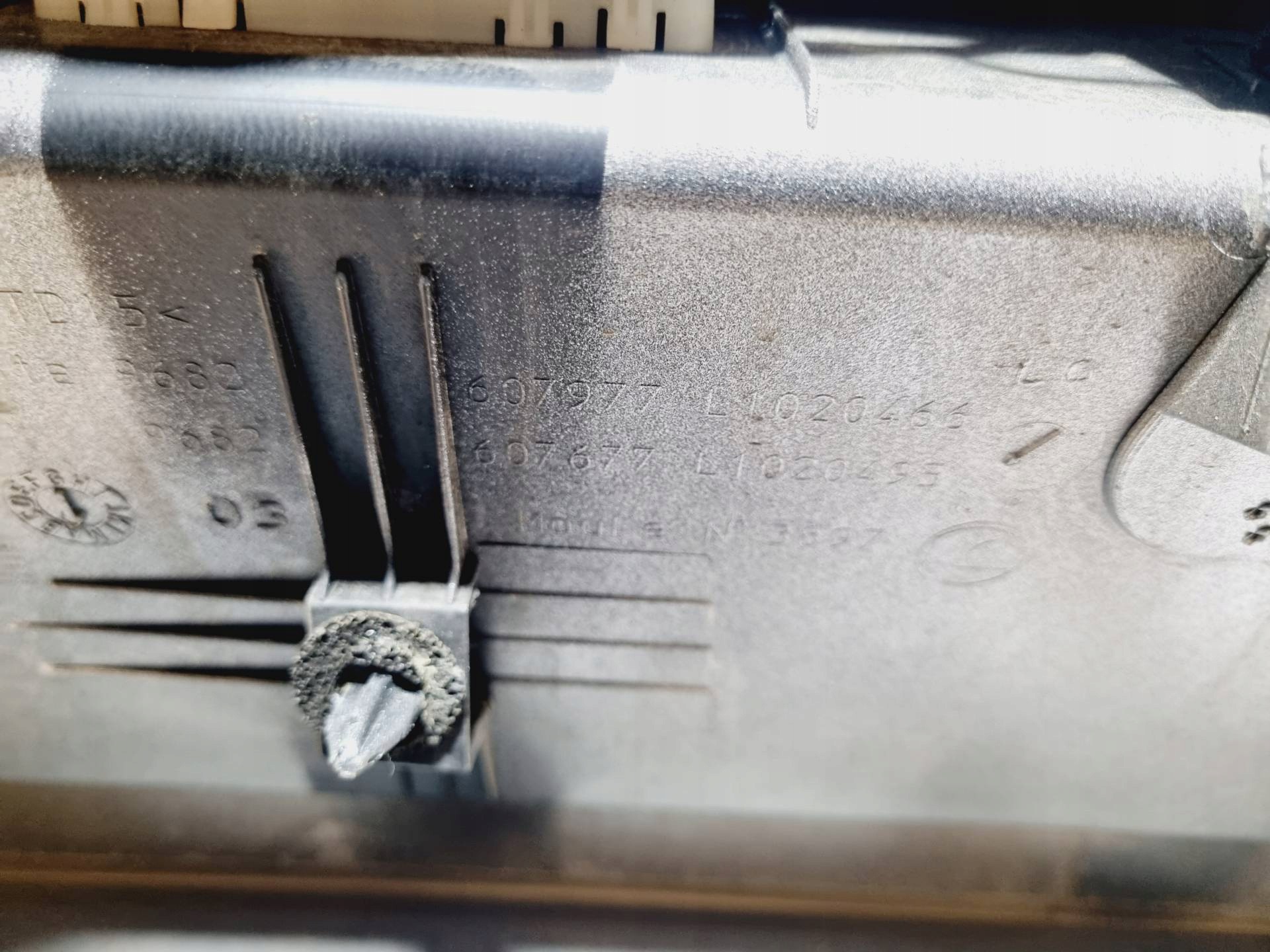 moulding bonnet Citroen C4 Picasso 2011 9682607977