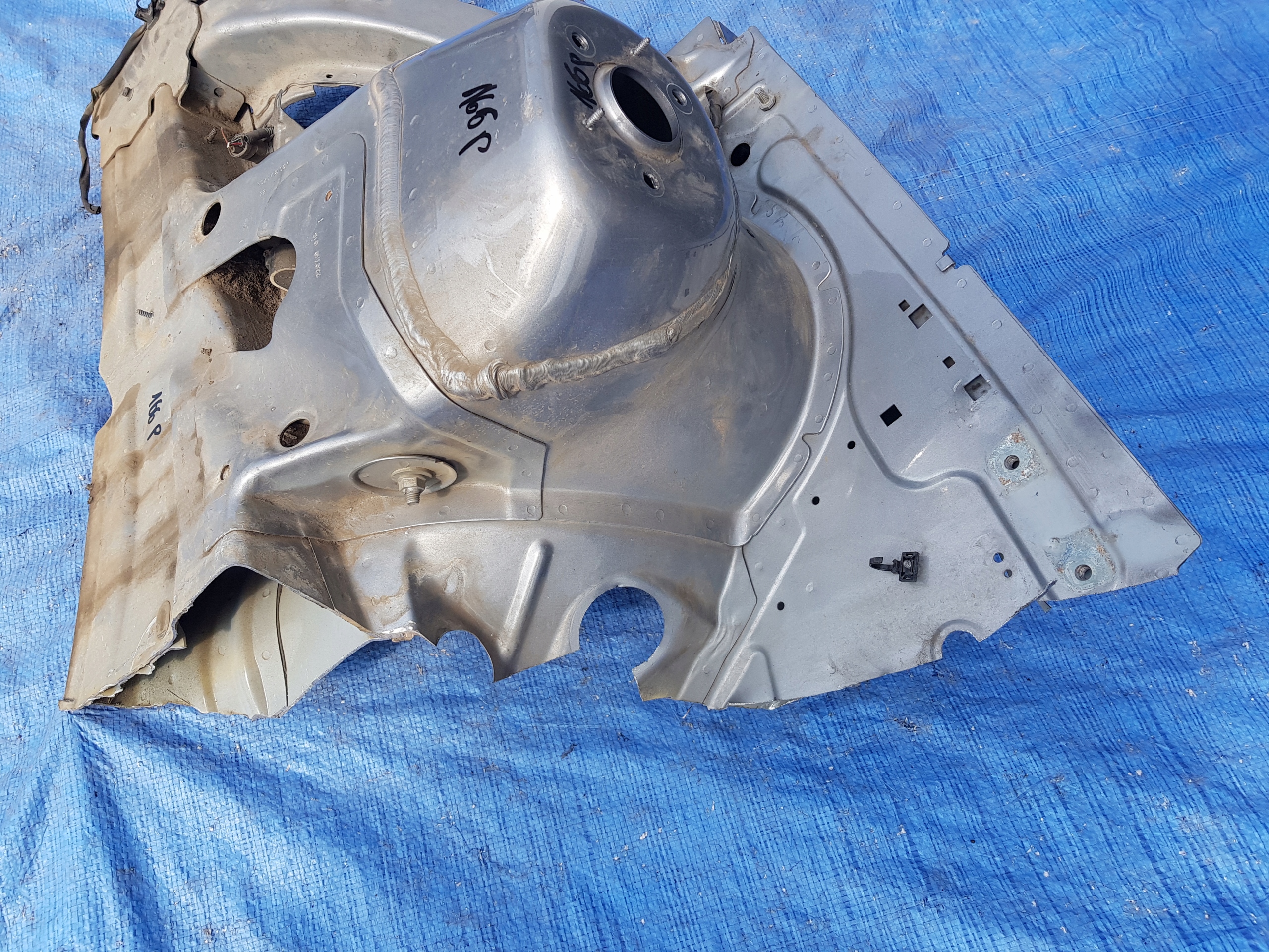 MERCEDES ML W166 placement quarter quarter right front front right