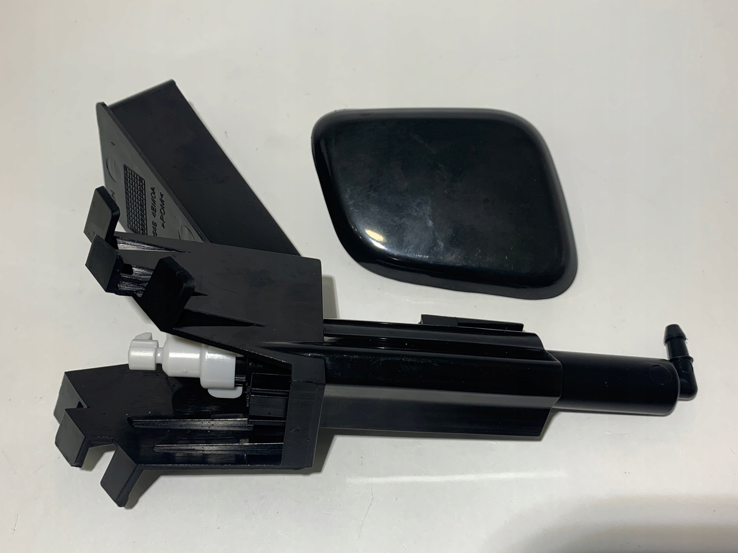 NISSAN QASHQAI II 14-17 SPRYSKIWACZ REFLEKTORA