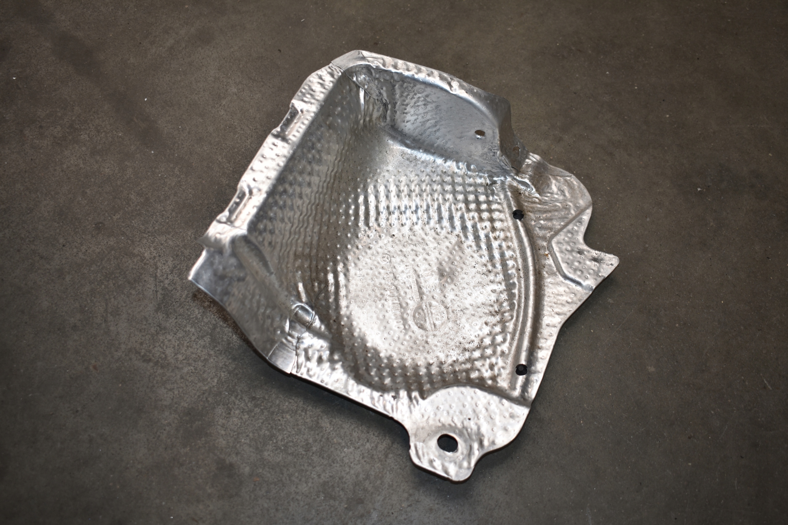IDEALNA Blende Abdeckung TERMICZNA MERCEDES W214 1