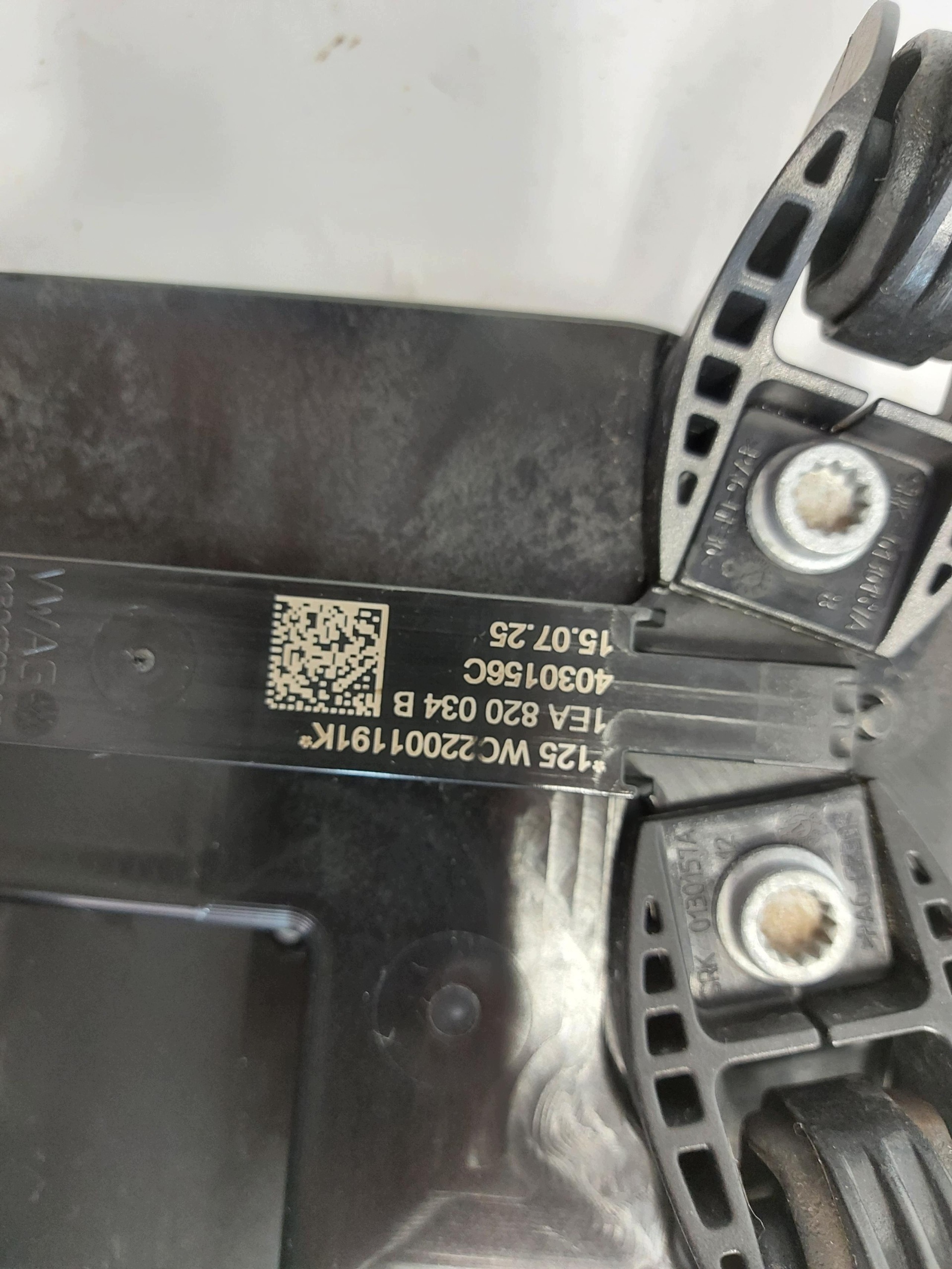 Skoda Elroq 5LJ iV85 , SUV 5D Console Support plaque modulow 1EA805211B