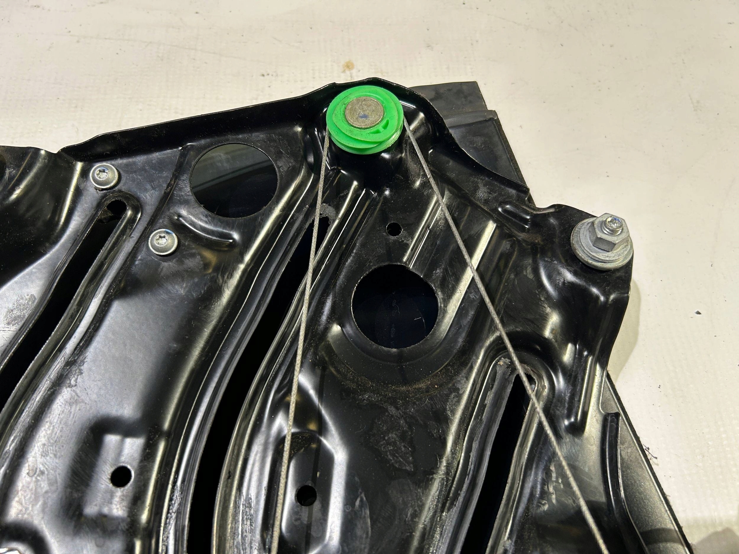 window rear part rear left window regulator Ford Mustang Cabrio 2015
