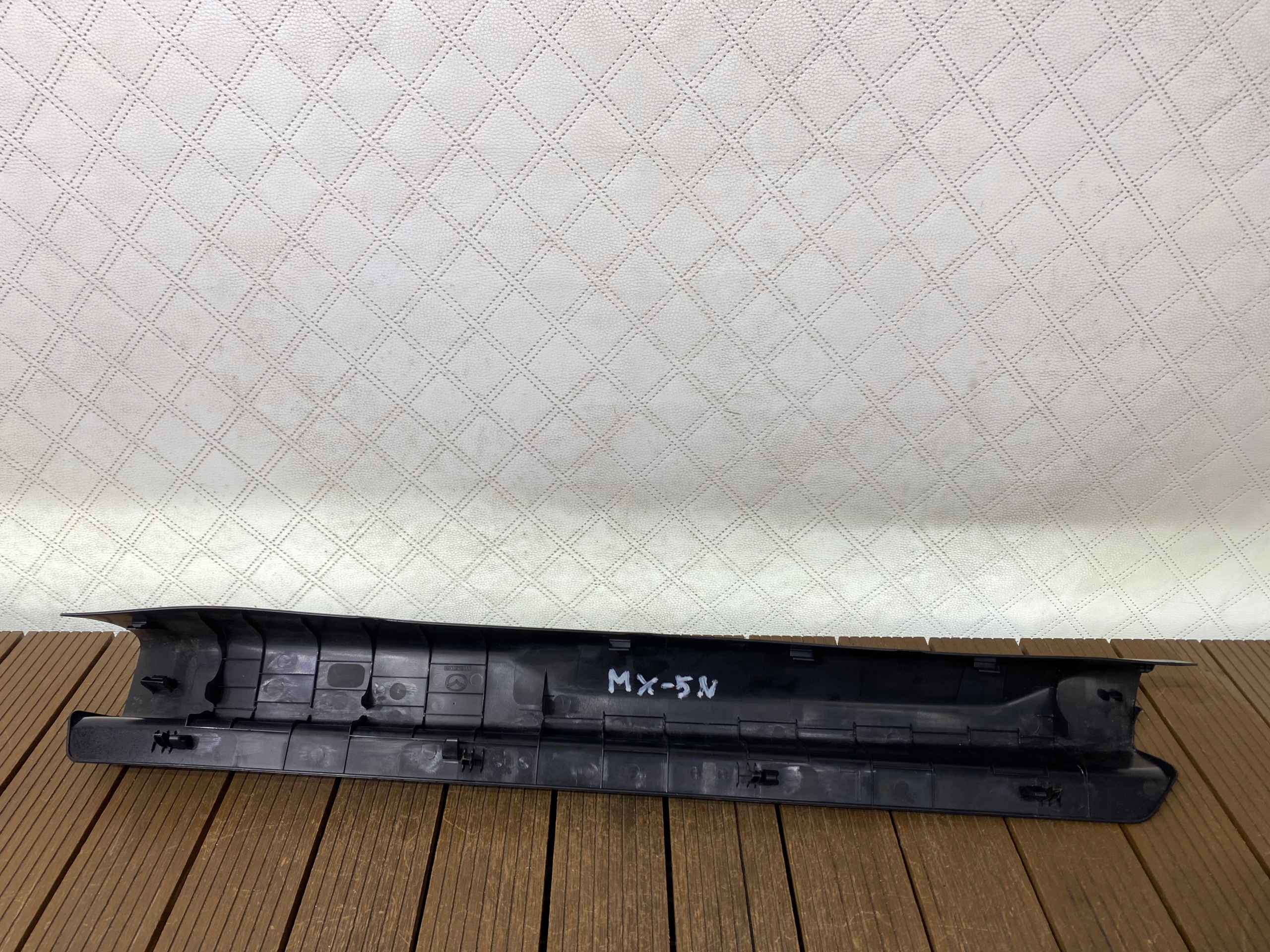 MAZDA MX-5 ND 2015-2024 moulding threshold right cap N243-68720 LH