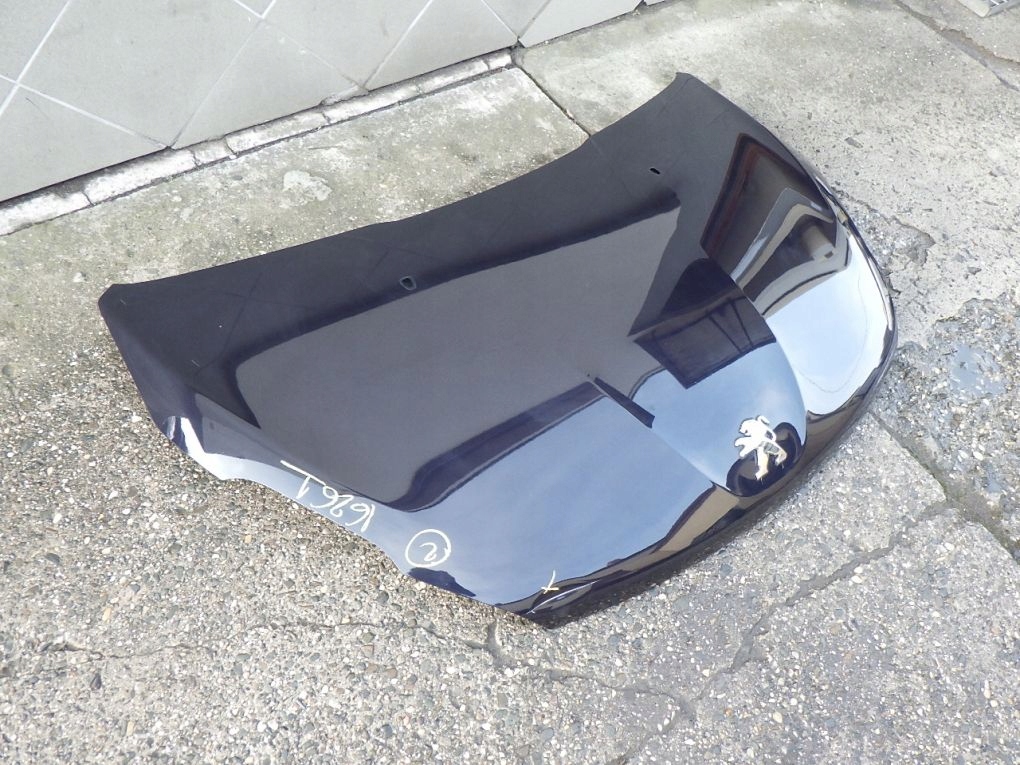 PEUGEOT 208 12- cofano