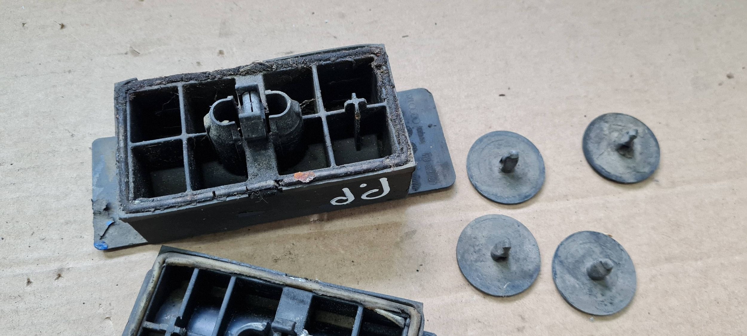 A6 C7 4G bracket holder mouldings PROGOWEJ 4G0802845 4G0802847 A7 4G