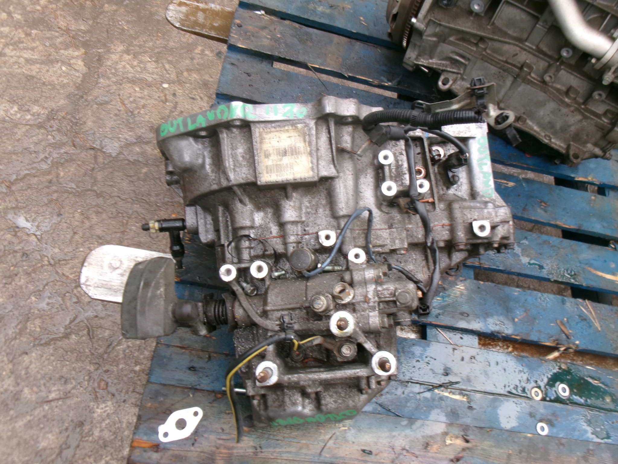 MITSUBISHI OUTLANDER II SKRZYNIA BIEGÓW 2.0 16V