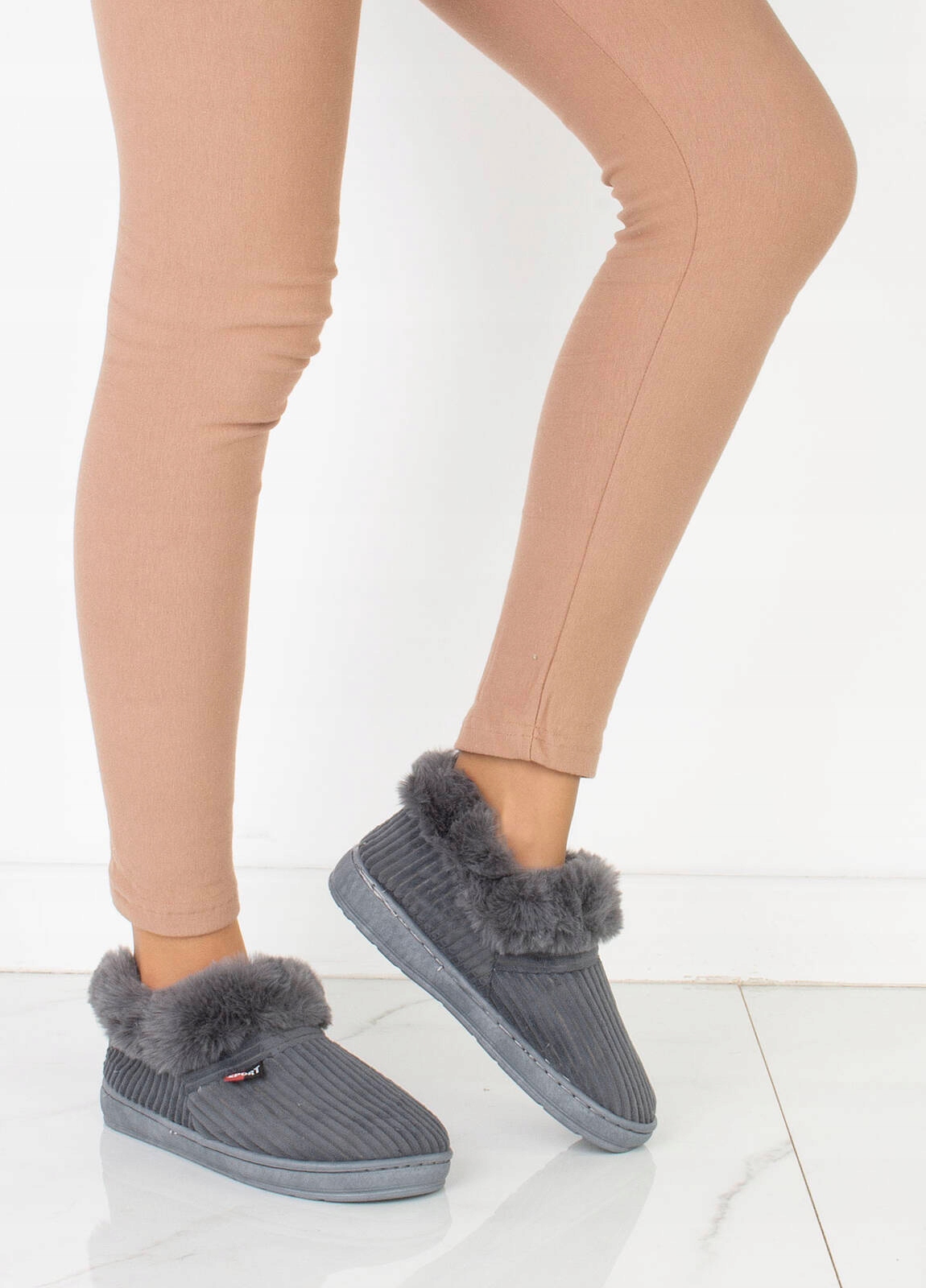 KAPCIE DOMOWE KLAPKI OCIEPLANE SZARE WSUWANE CIEPŁE FUTERKO MĘSKIE 44 Marka inna