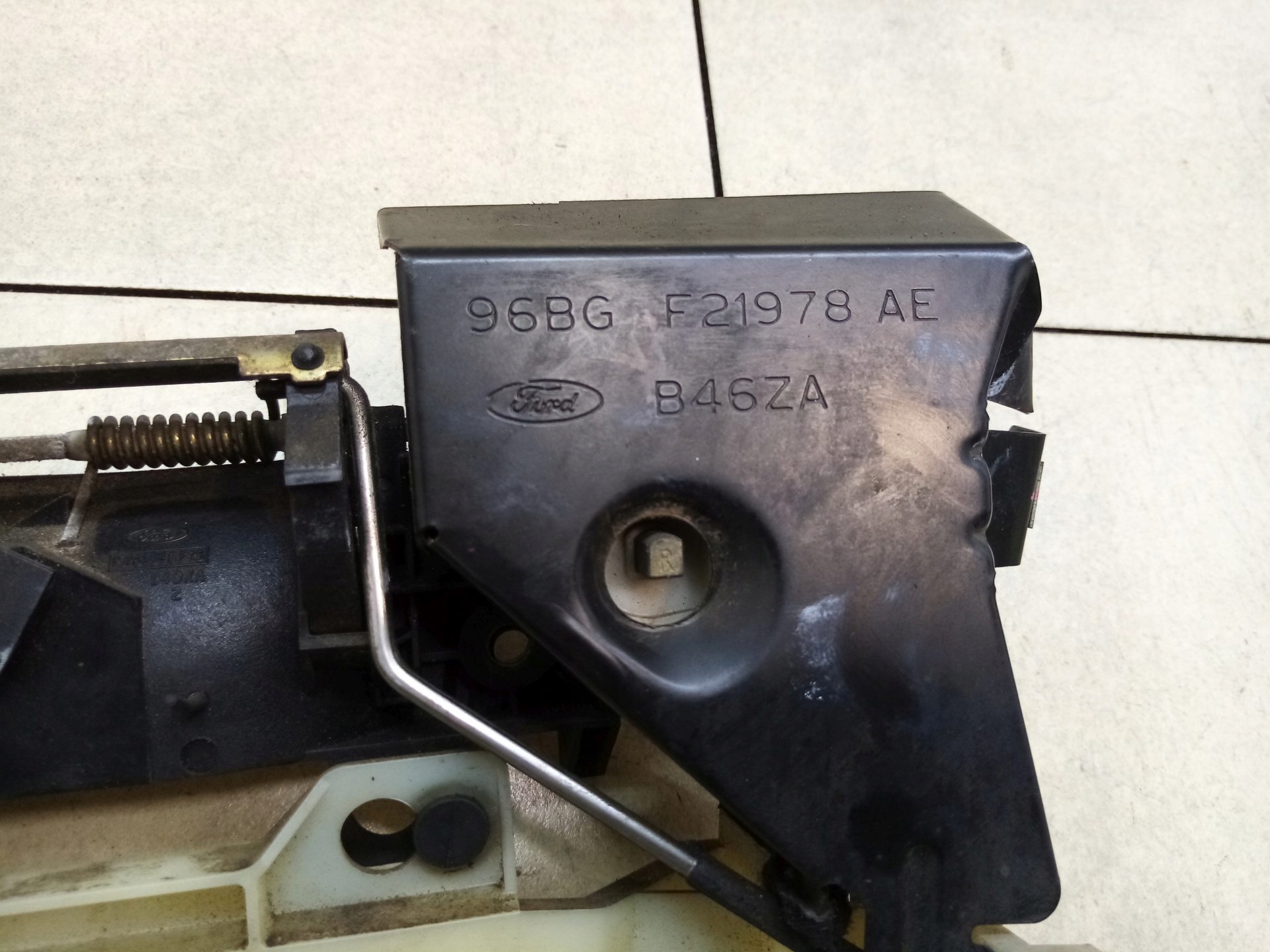 lock door right front handle FORD MONDEO II 2.0