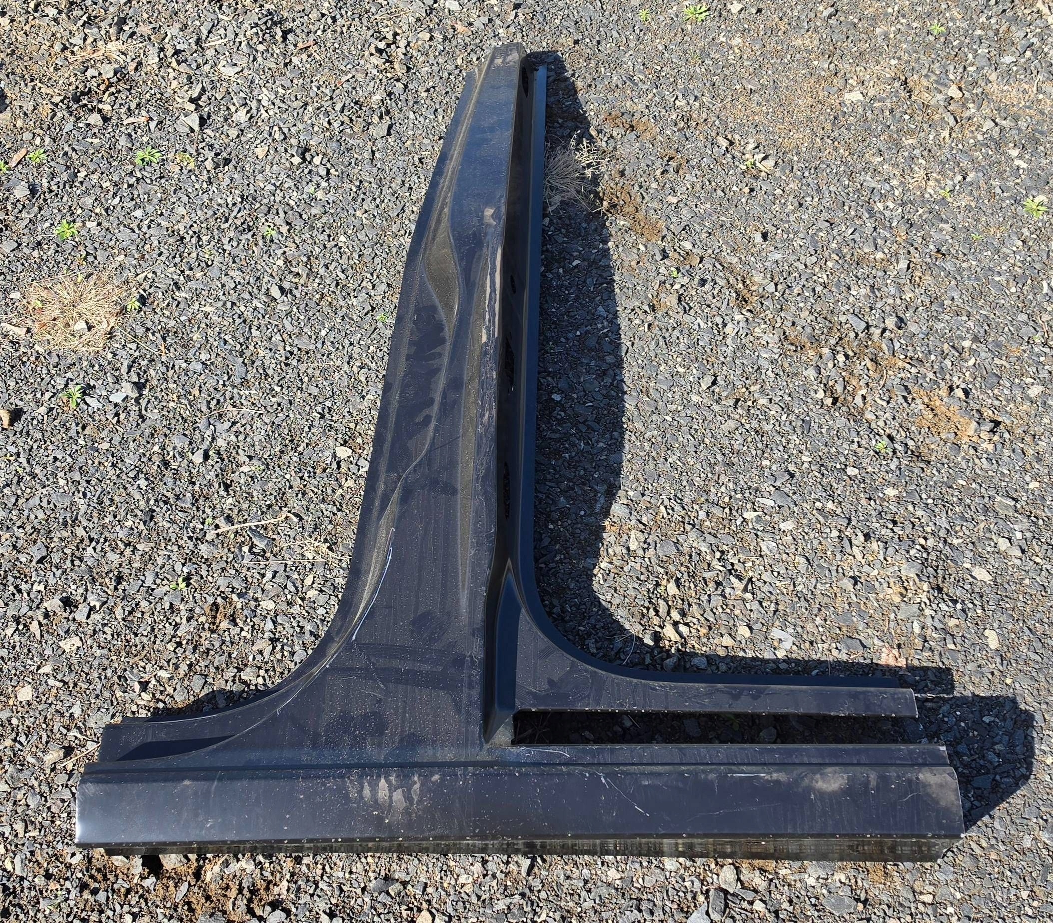 VW Caddy 2K7 2020- pillar threshold central left