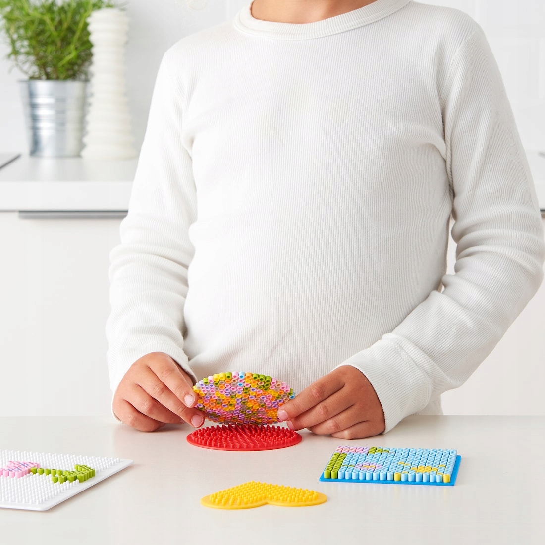 IKEA PYSSLA Formy na koraliki do prasowania 4szt + Pęseta 2szt Materiał plastik