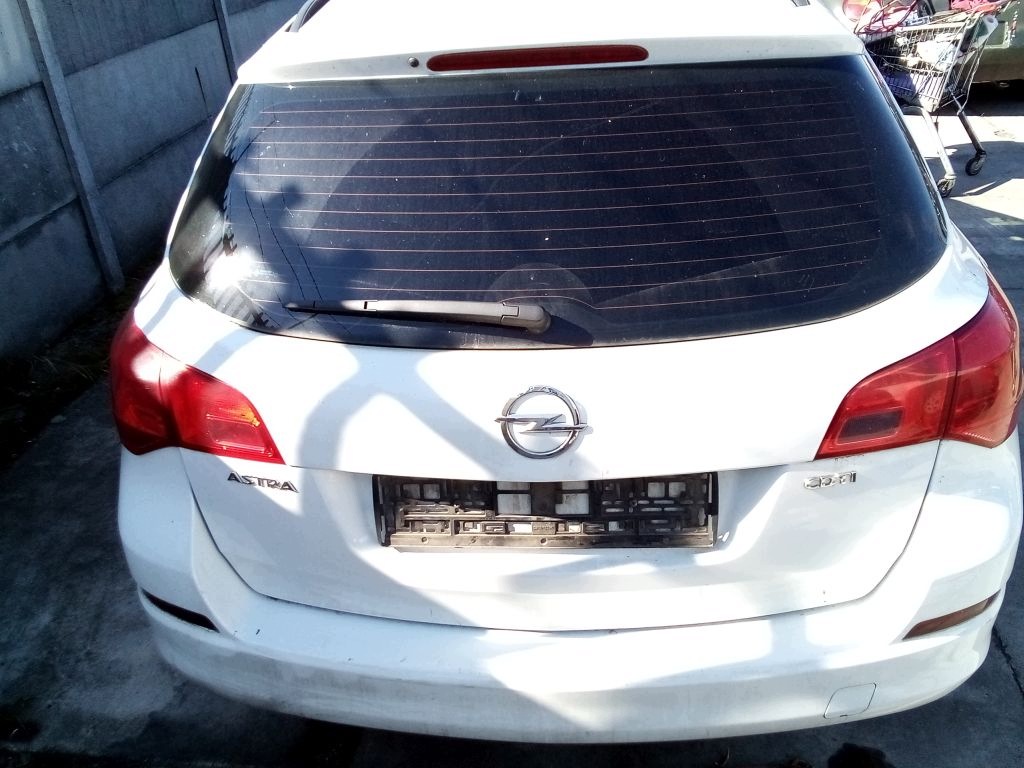 Opel Astra J 4 IV kombi boot door rear