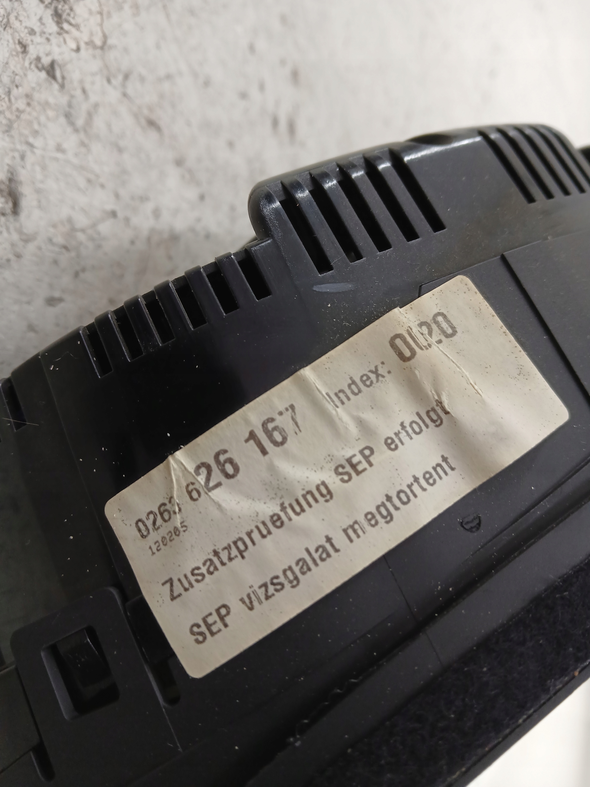 AUDI A4 B7 1.9 TDI dials dials 0263626167