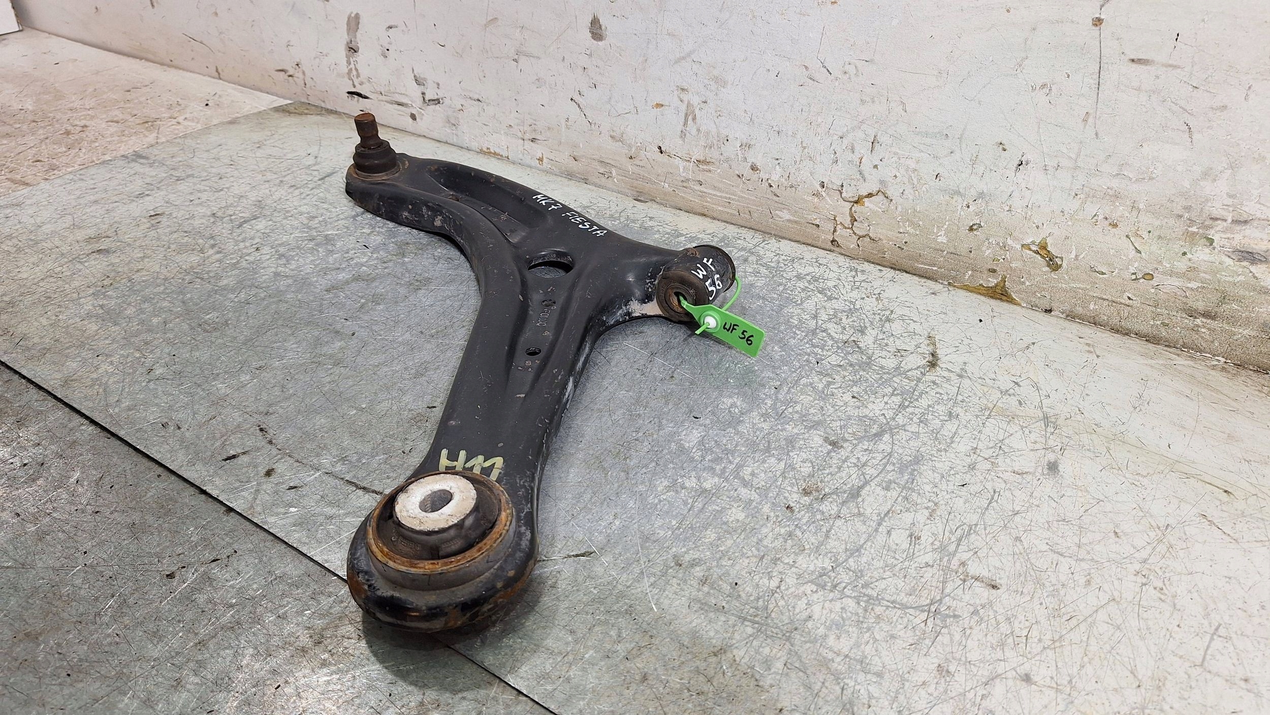 arm left front 8V51-3041-BH FORD FIESTA MK7 08