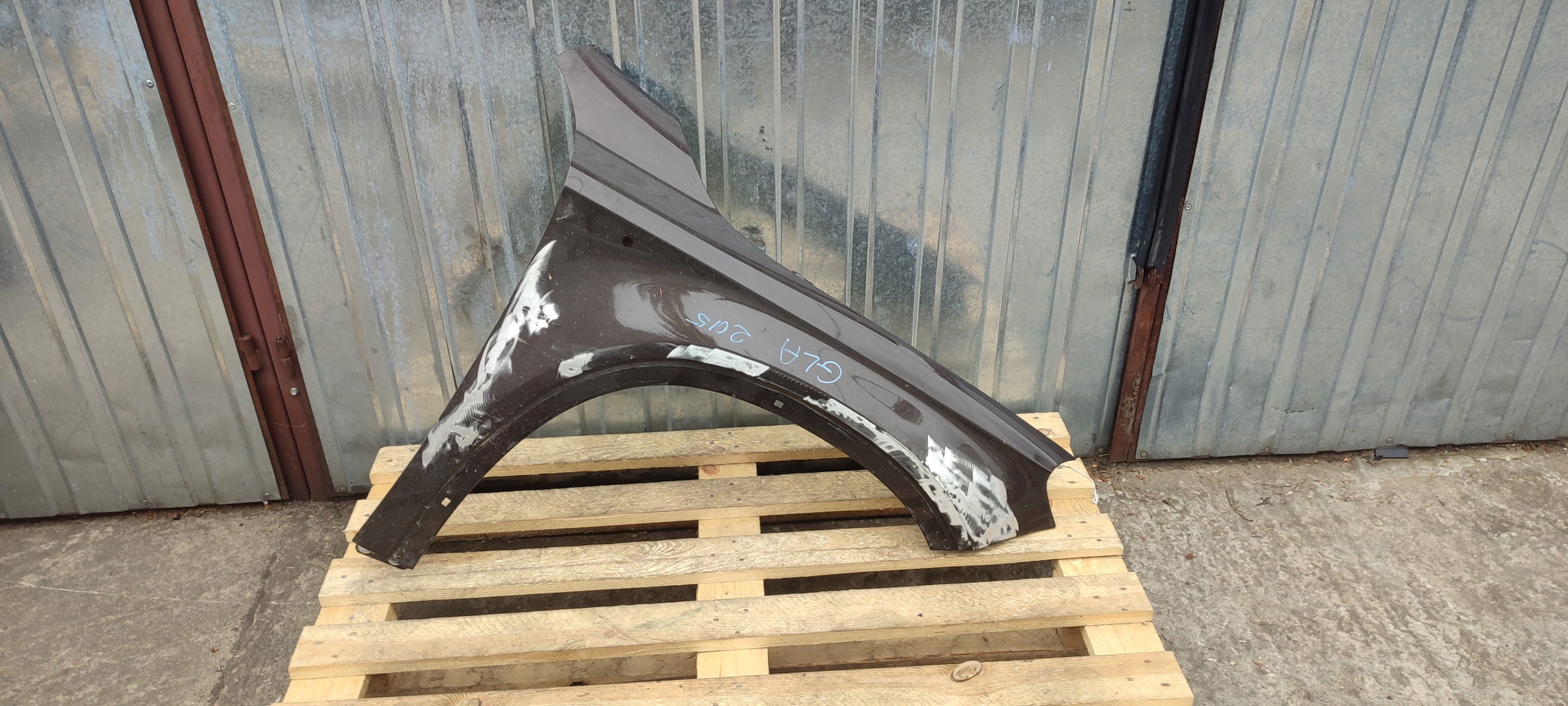 fender right front right front Mercedes GLA 156