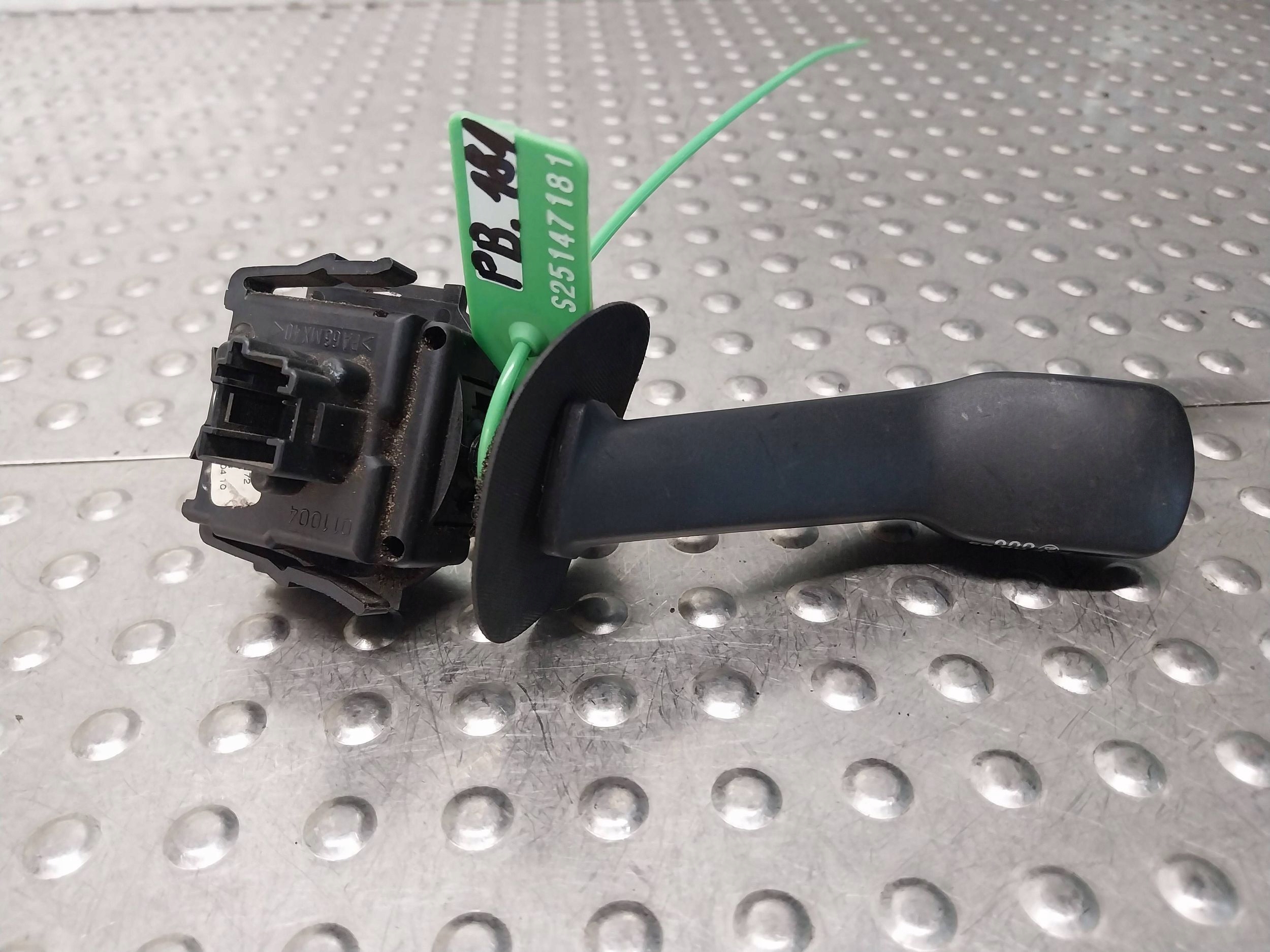 steering wheel levers and controls MANETKA 8352172 BMW E39