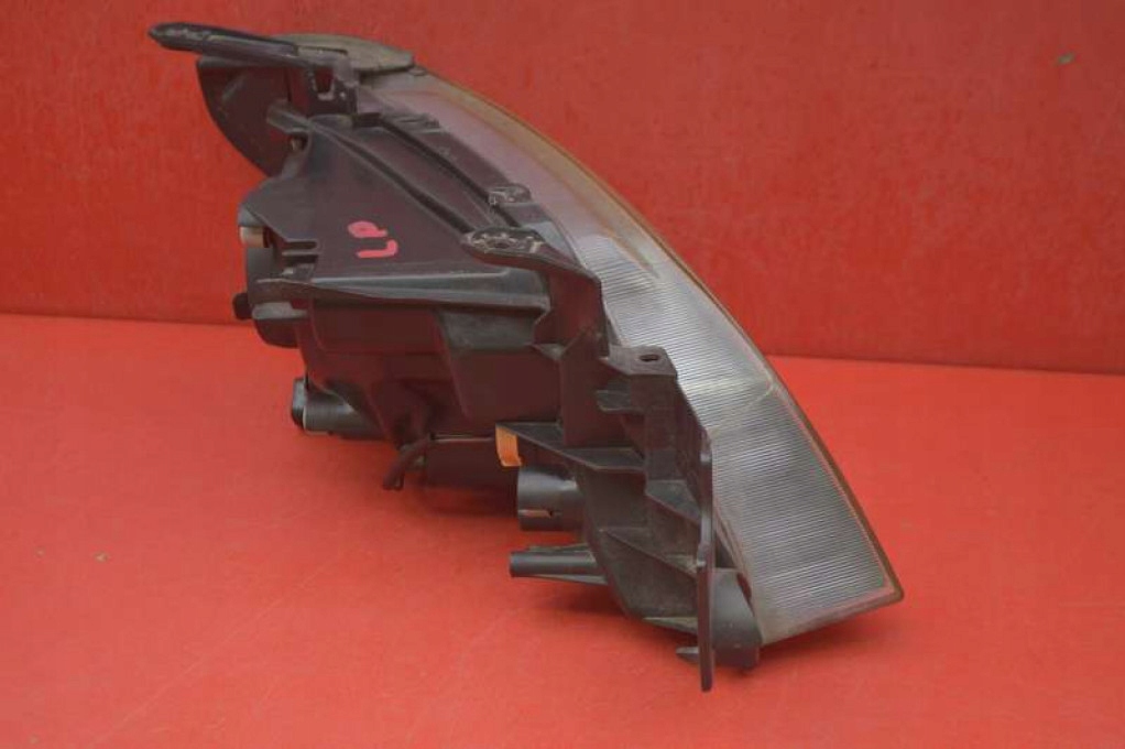REFLEKTOR left light front MITSUBISHI OUTLANDER 1 and 03-06
