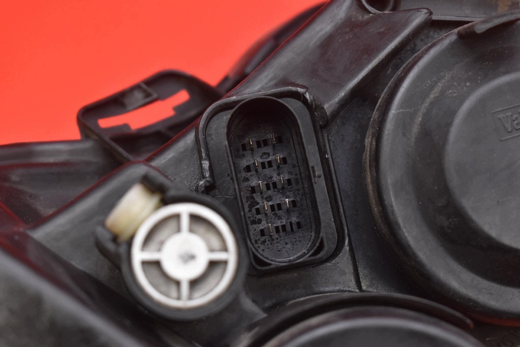 REFLEKTOR left light front EU 89306830 VW POLO 4 IV 9N 01-05