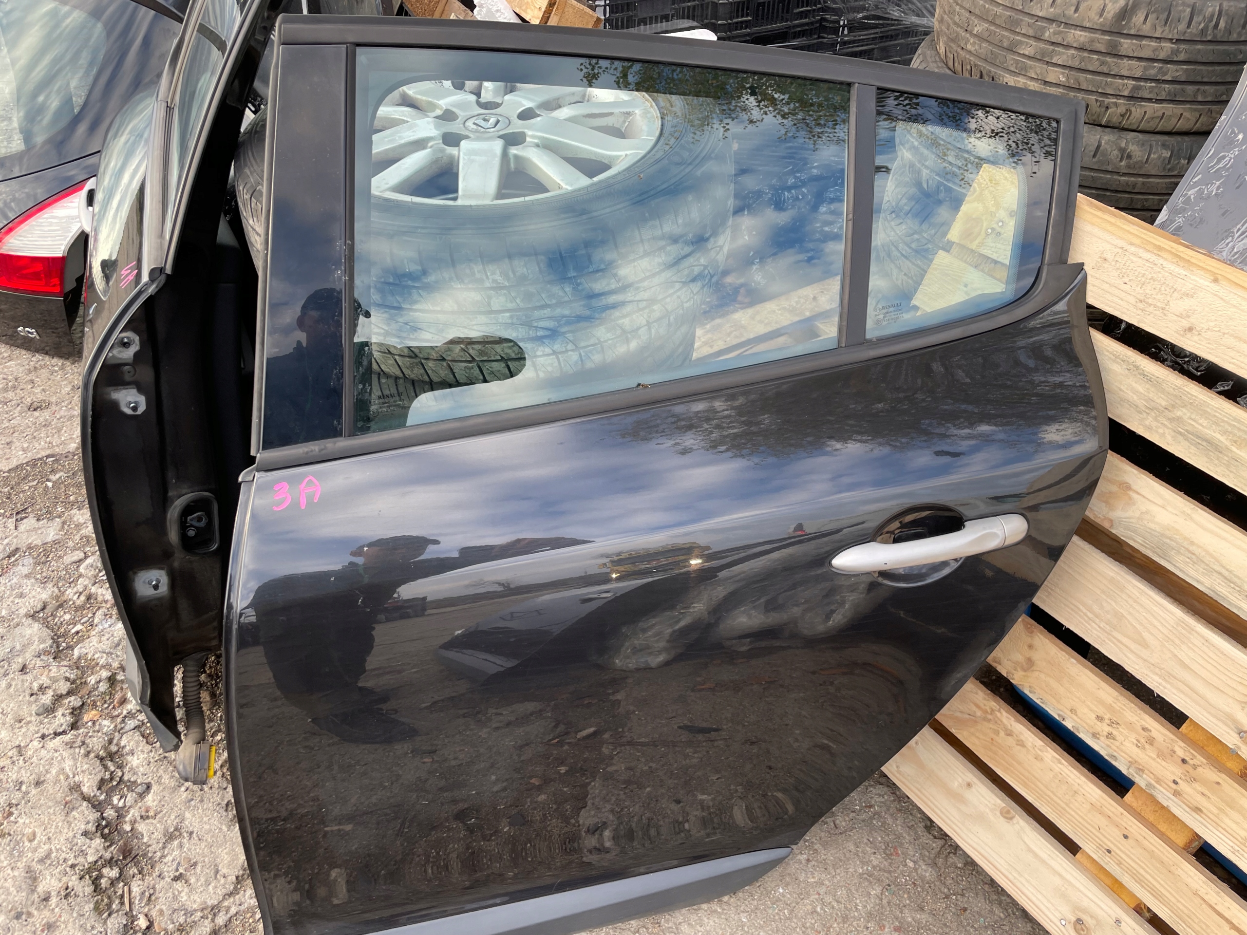 DRZWI MEGANE III NV676