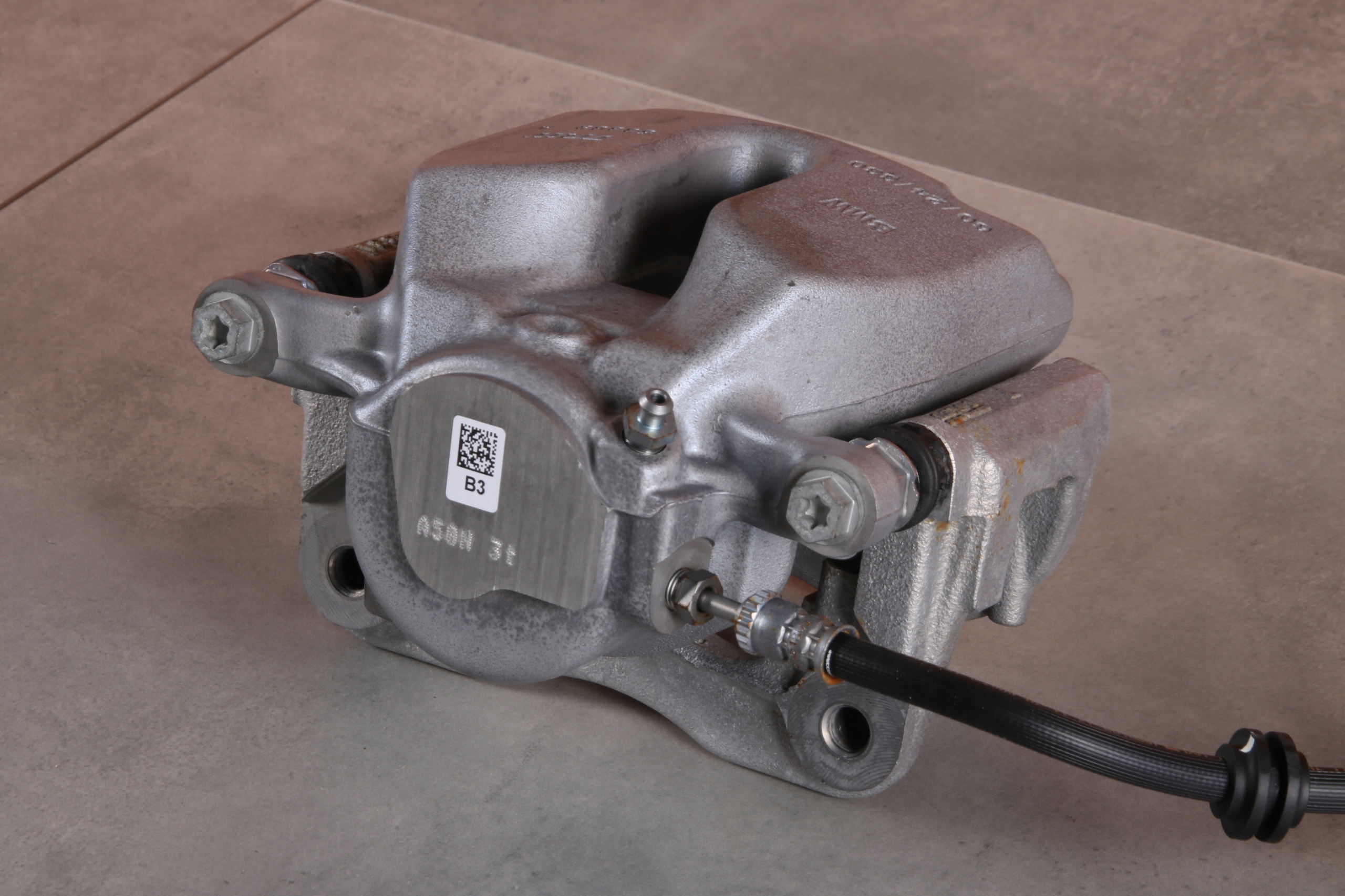 BMW G30 G31 caliper brake left front front 6872799 60/24/330 26 km !!!