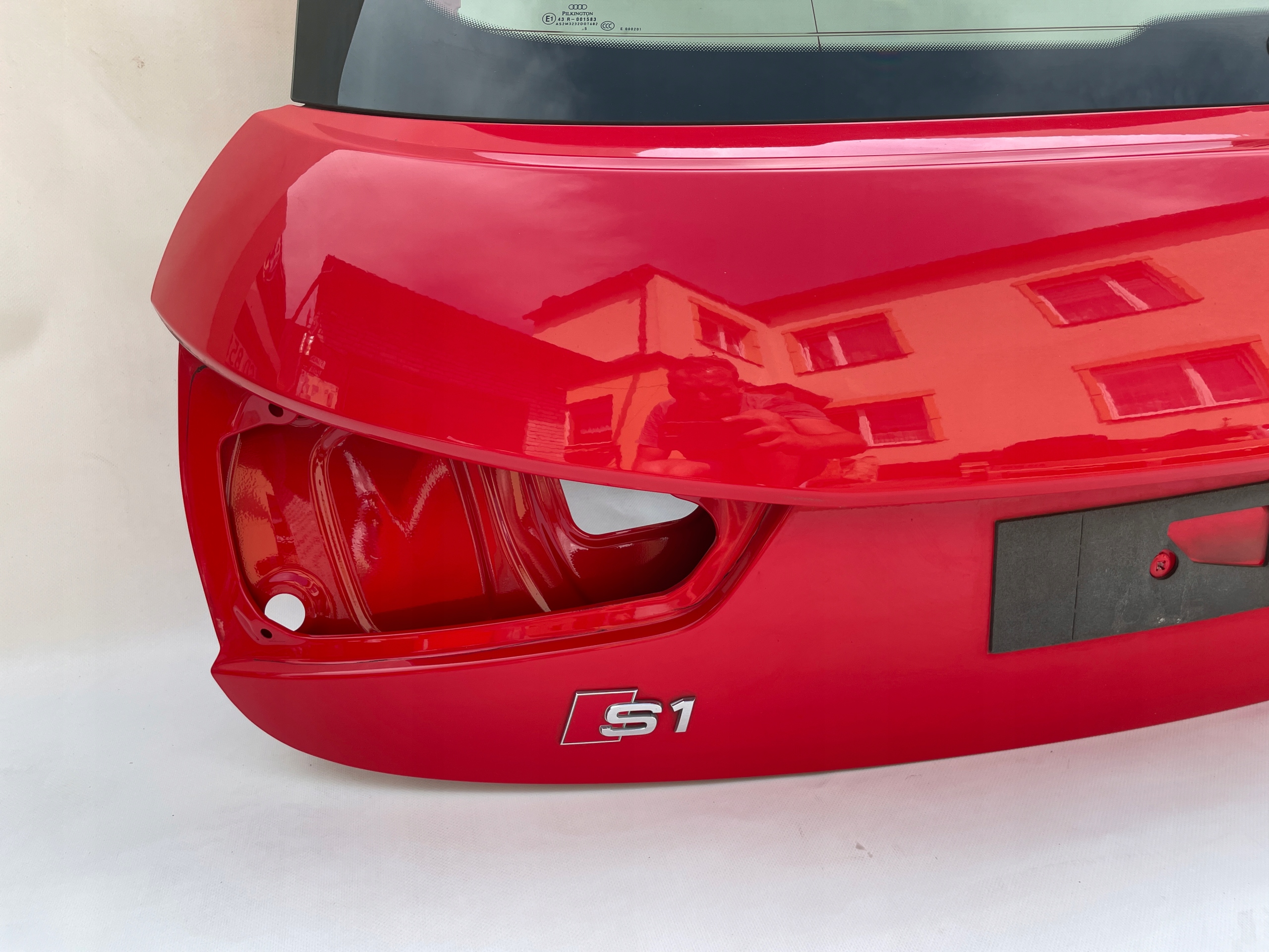 Klapa bagażnika spojler AUDI A1 S1 8X S-line LZ3M szyba 2015 Producent części Audi OE