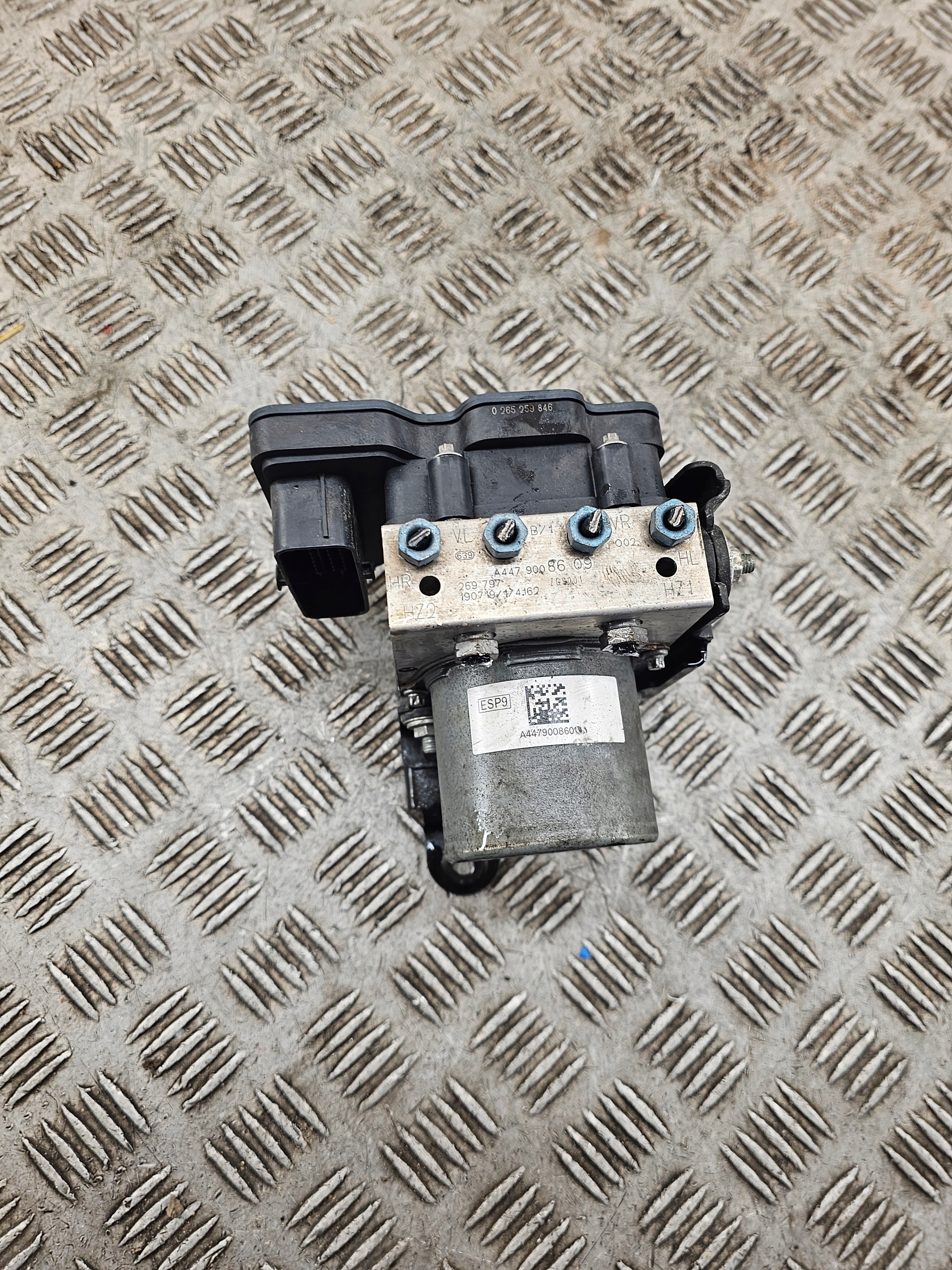 MERCEDES VITO W447 pump control unit ABS A4479008609