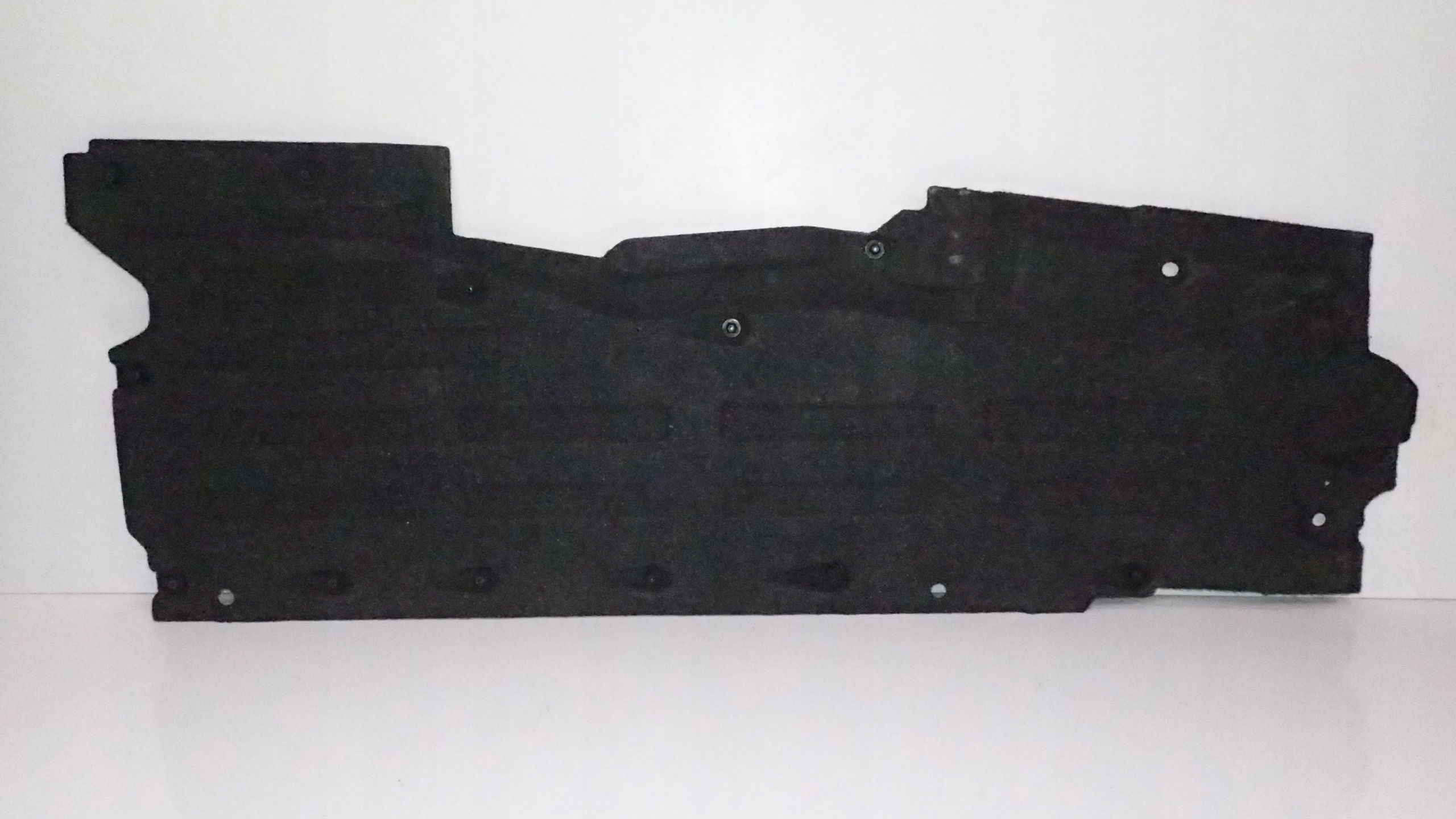 ЗАХИСТ ЗАГЛУШКА З НИЗУ ЛІВА AUDI A8 D3 2008