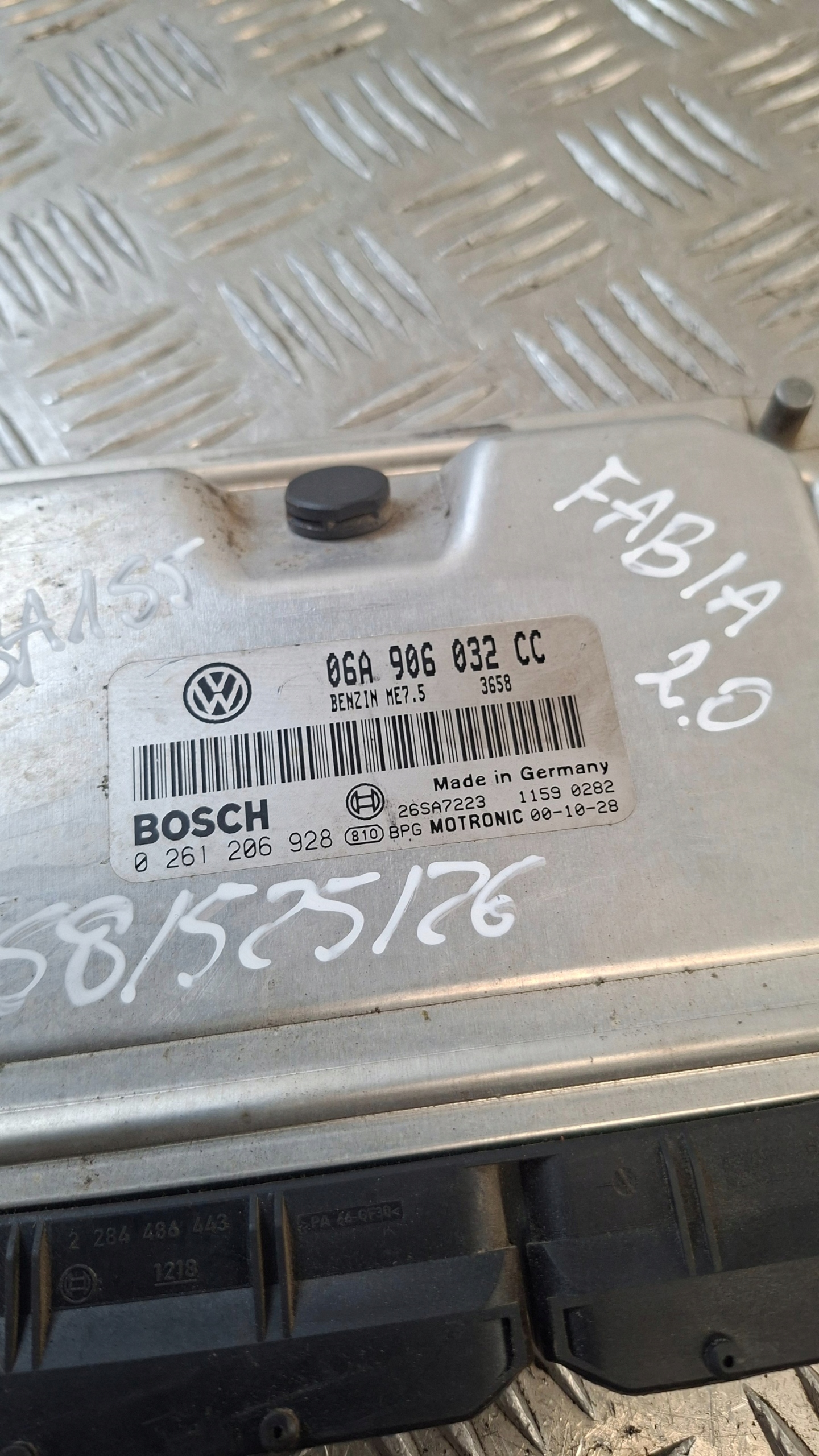 control unit of the engine SKODA FABIA and 2.0