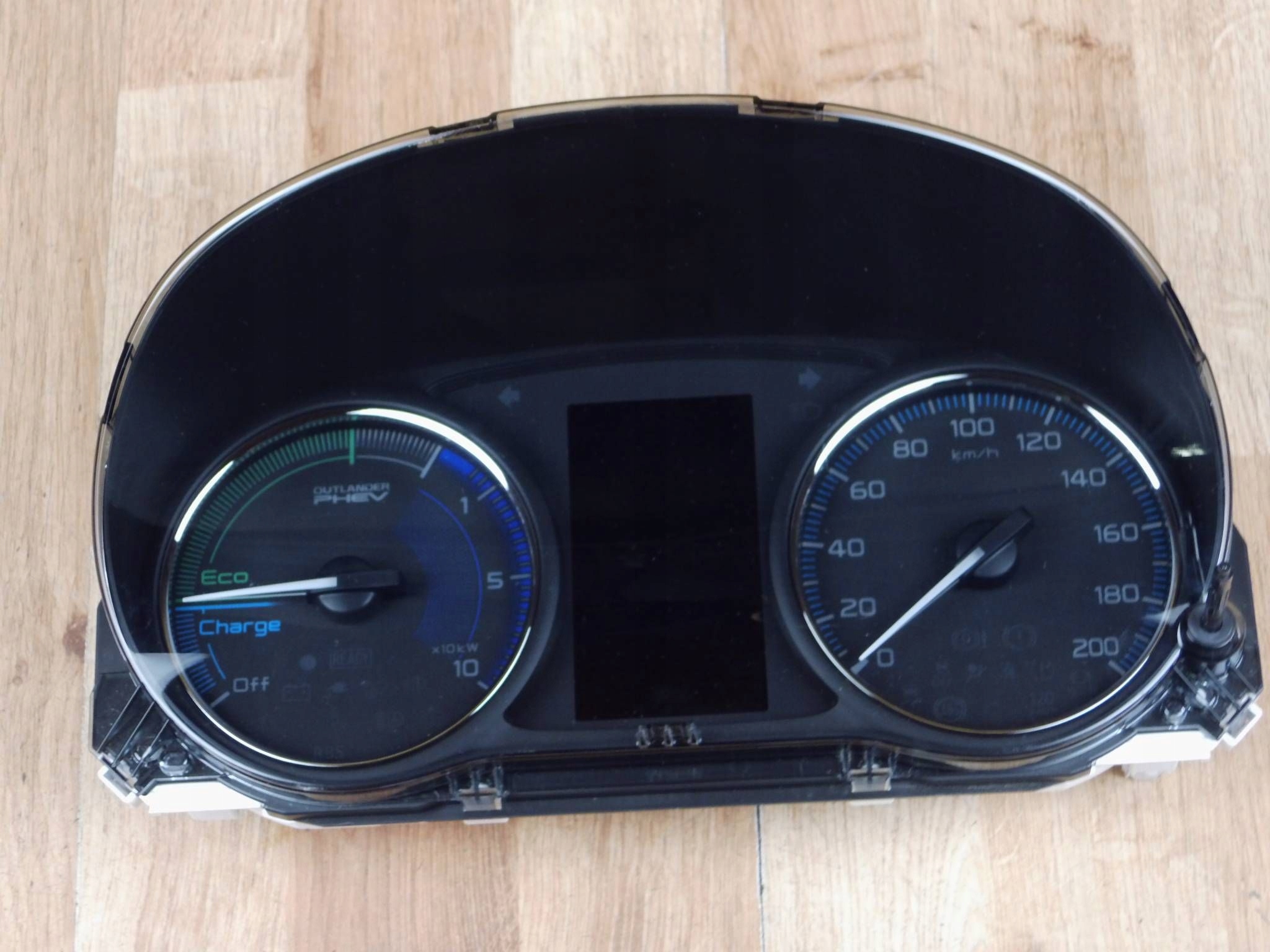 Mitsubishi Outlander III 2.4 PHEV dials 8100C839