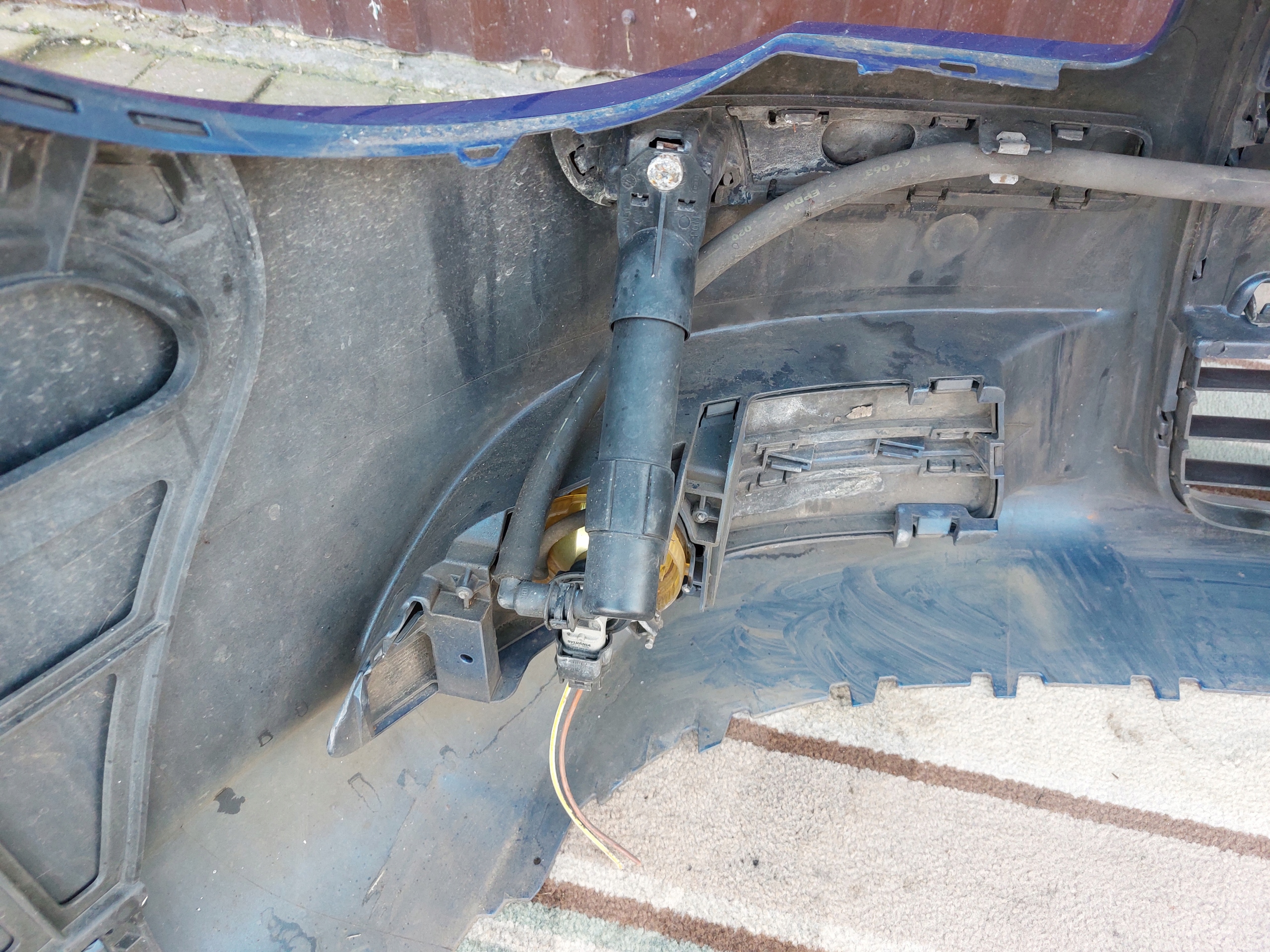 bumper front VW EOS 10r washers complete