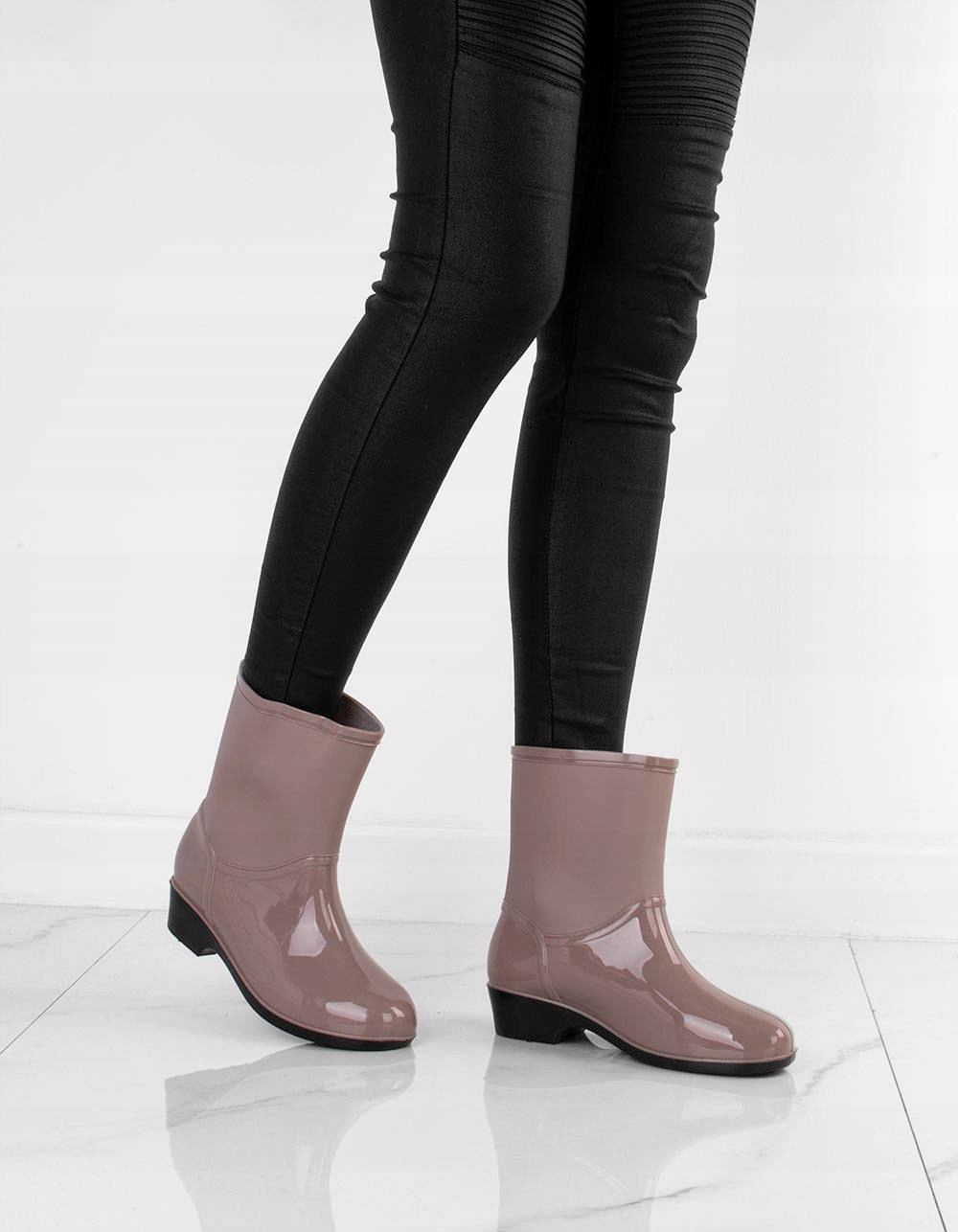 RÓŻOWE KRÓTKIE KALOSZE BOTKI DAMSKIE 37 Długość wkładki 24 cm