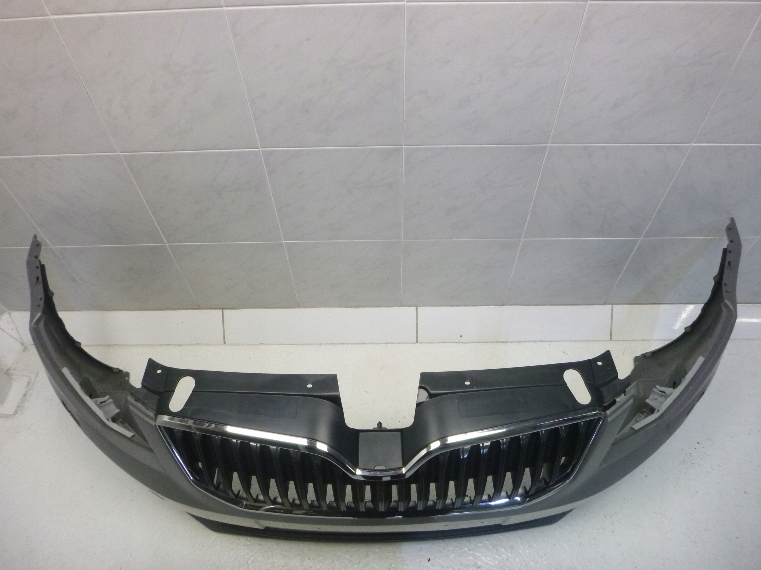 SKODA OCTAVIA 3 III bumper front grill front